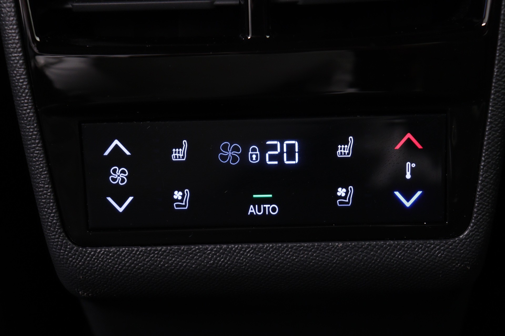 DS AUTOMOBILES 9 1.6 E-Tense Rivoli+ 4x4-image-11