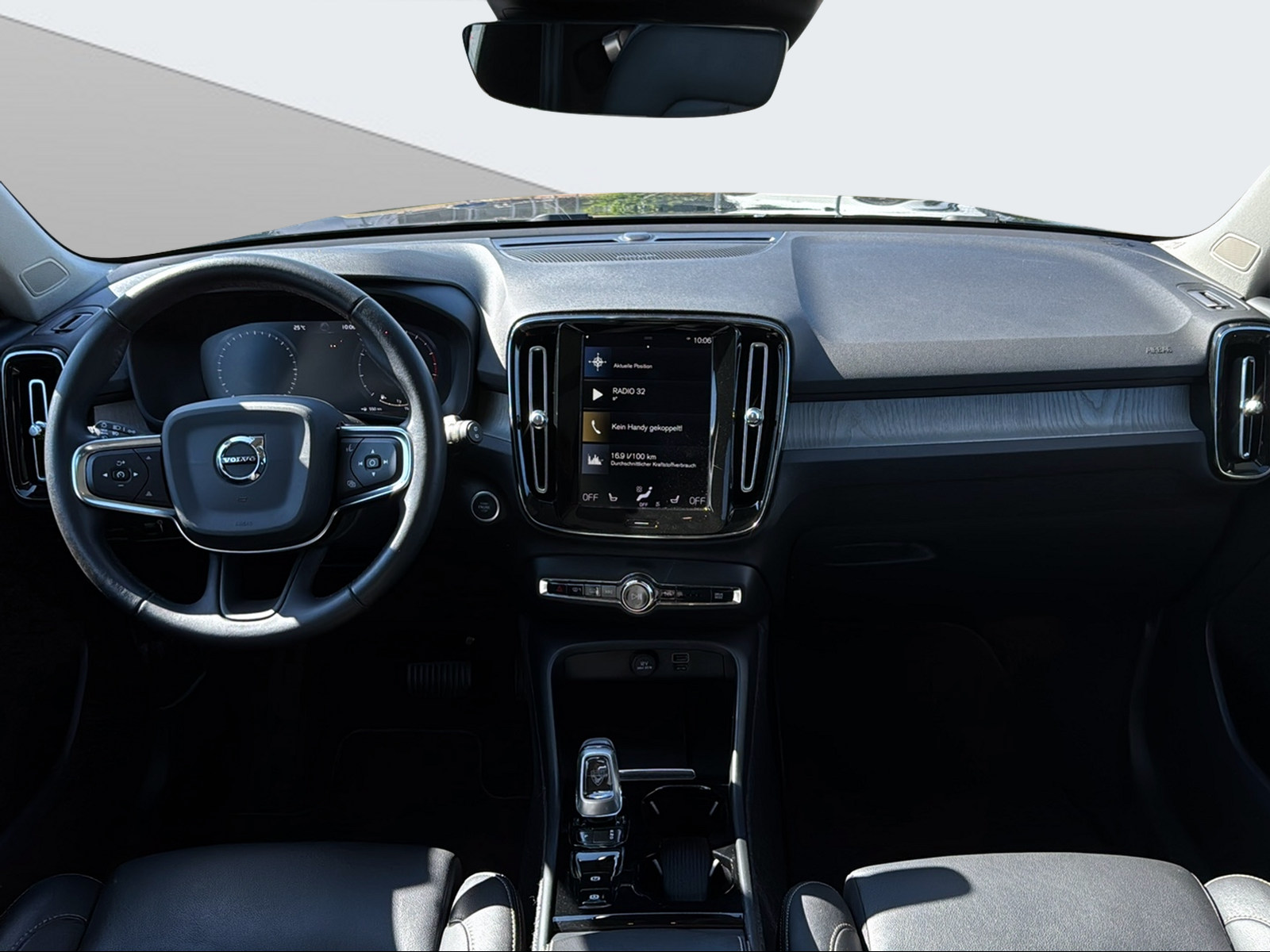 VOLVO XC40 2.0 B4 MH Inscription AWD-image-11