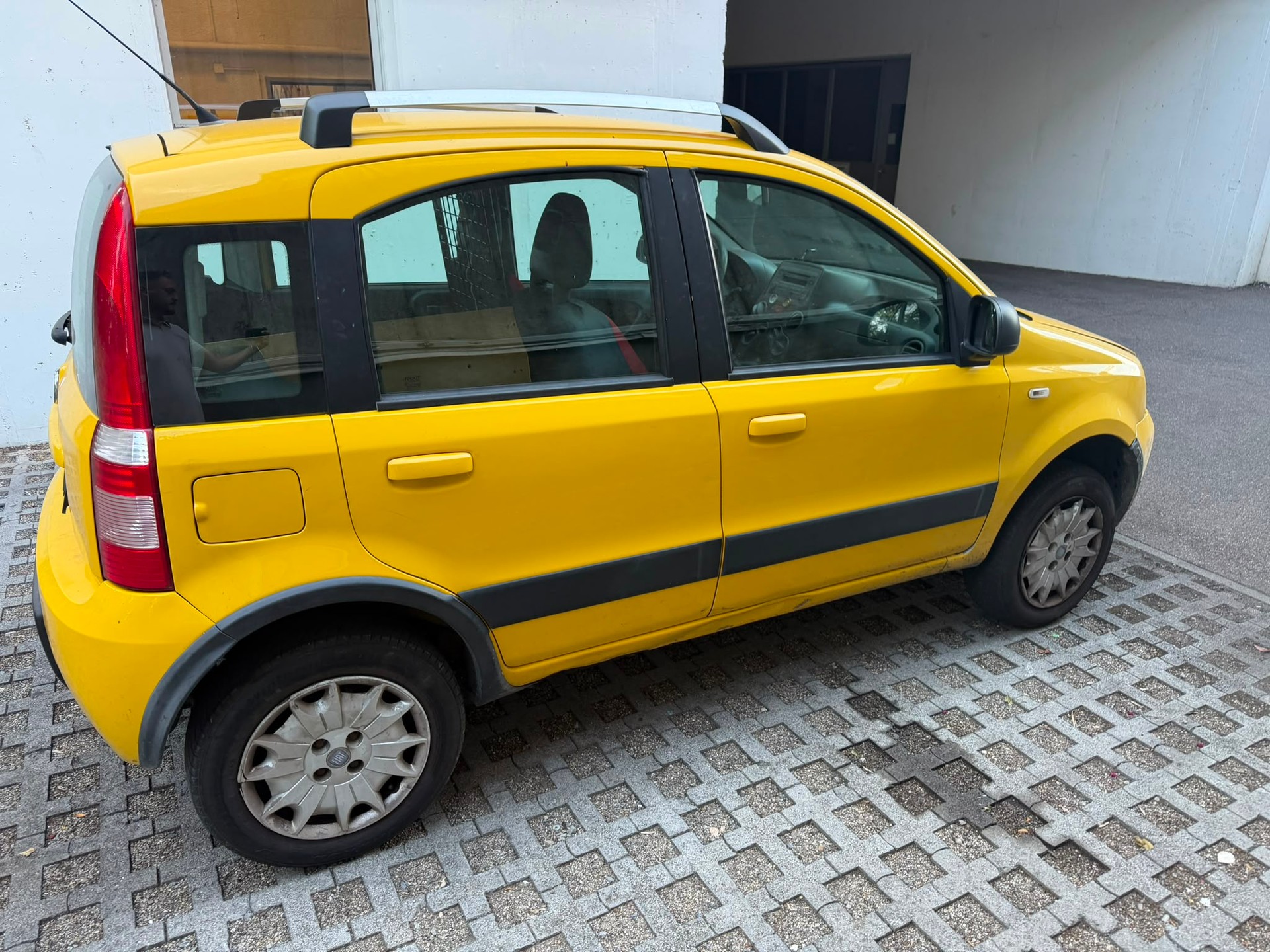 FIAT Panda Van 1.2i Trekking 4x4 Lieferwagen Export-showroom-element-3
