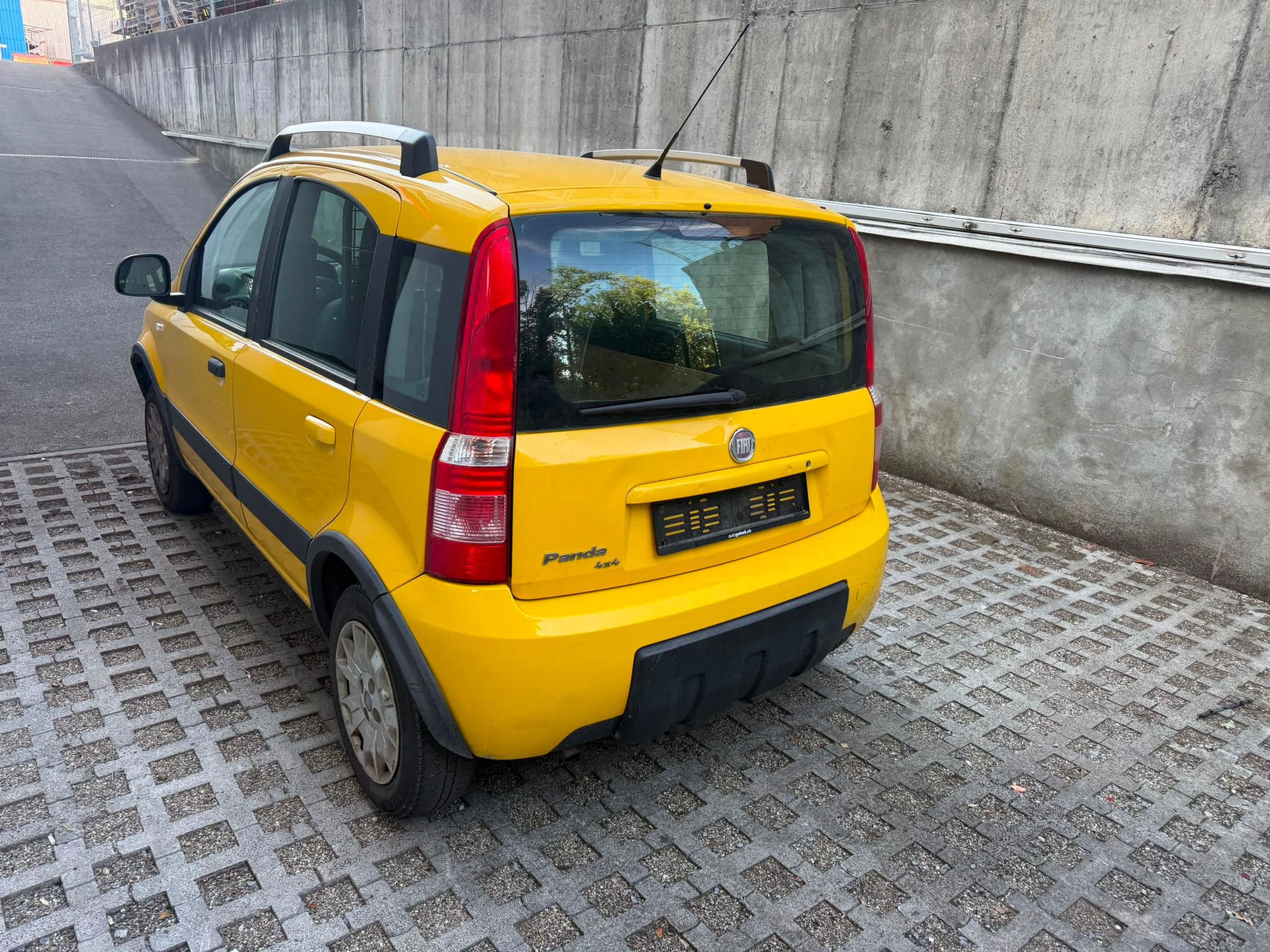FIAT Panda Van 1.2i Trekking 4x4 Lieferwagen Export-image-11