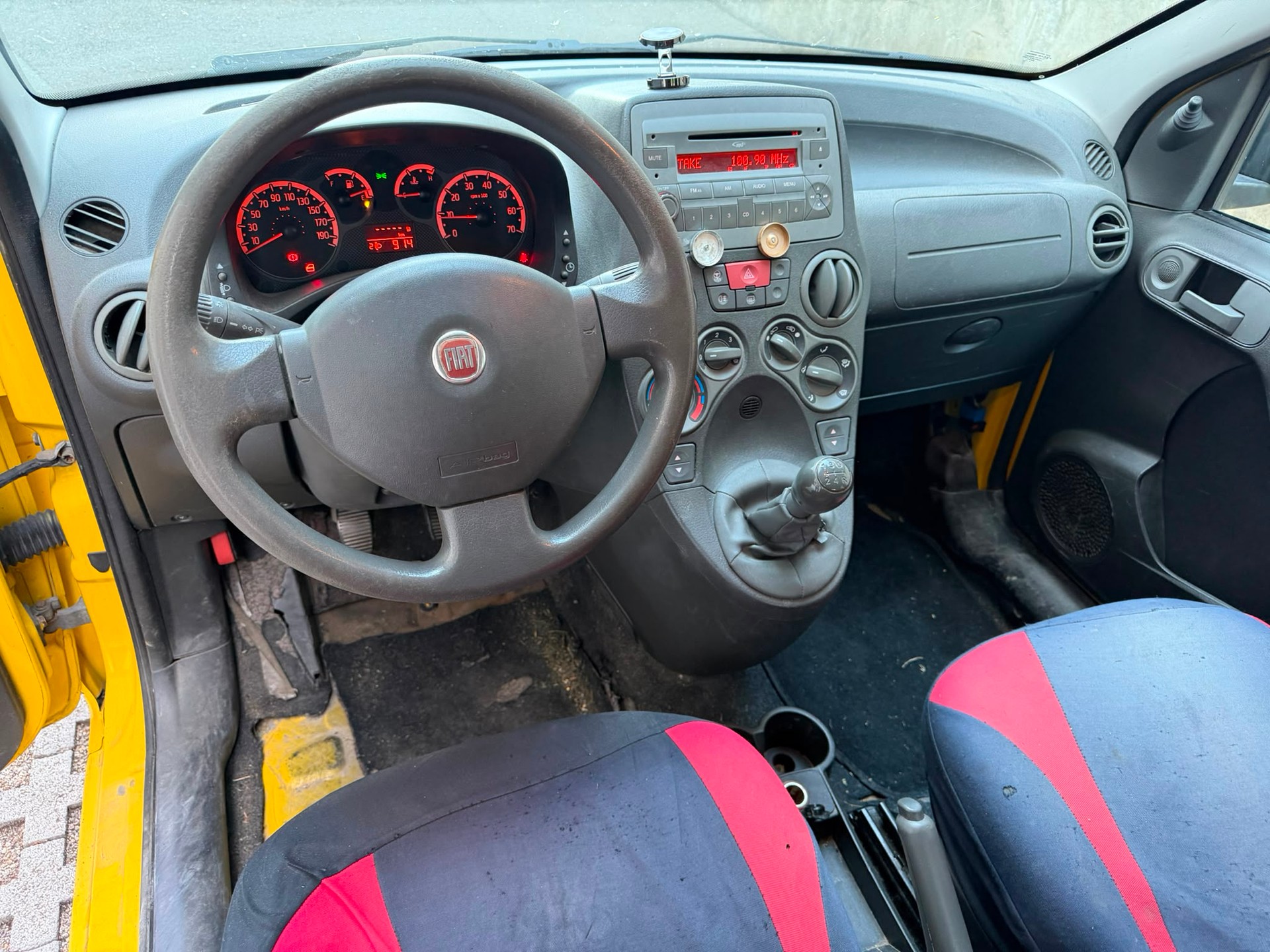 FIAT Panda Van 1.2i Trekking 4x4 Lieferwagen Export-showroom-element-1