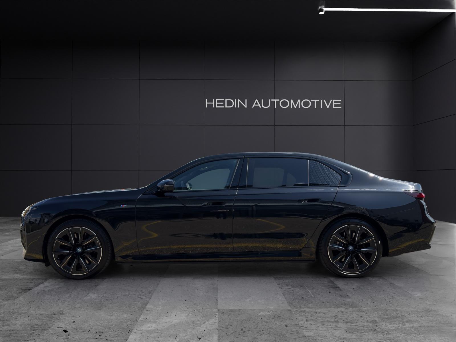 BMW i7 xDrive60-showroom-element-2