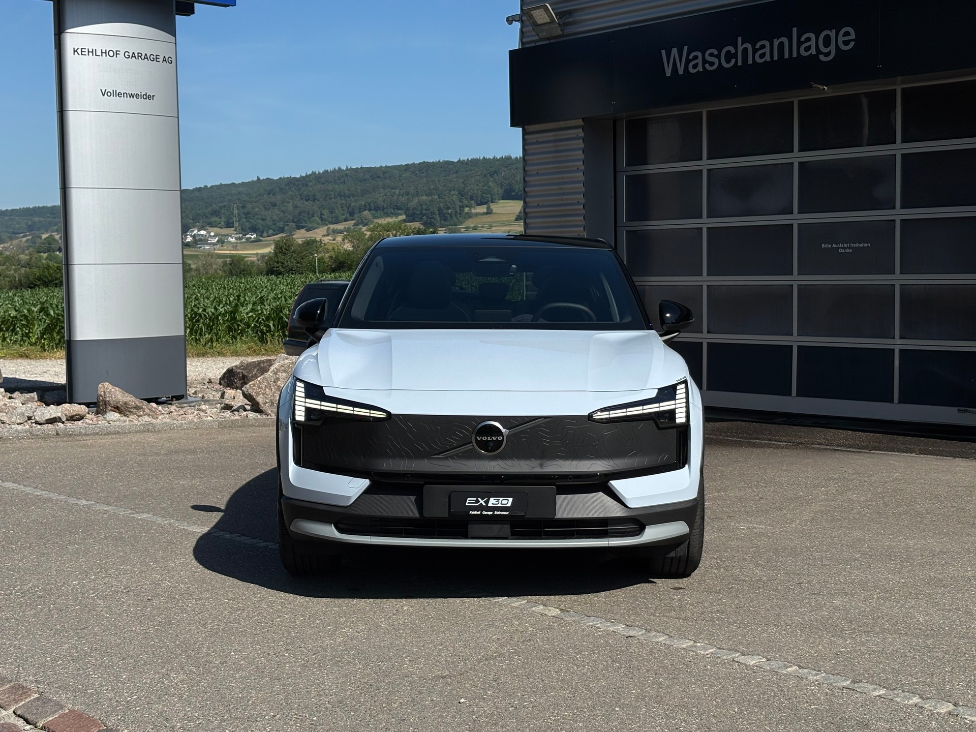 VOLVO EX30 CC E60 Twin Performance AWD-image-7