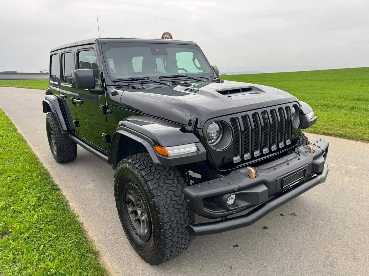 JEEP Wrangler V8 Rubicon 392 Xtreme-showroom-element-1