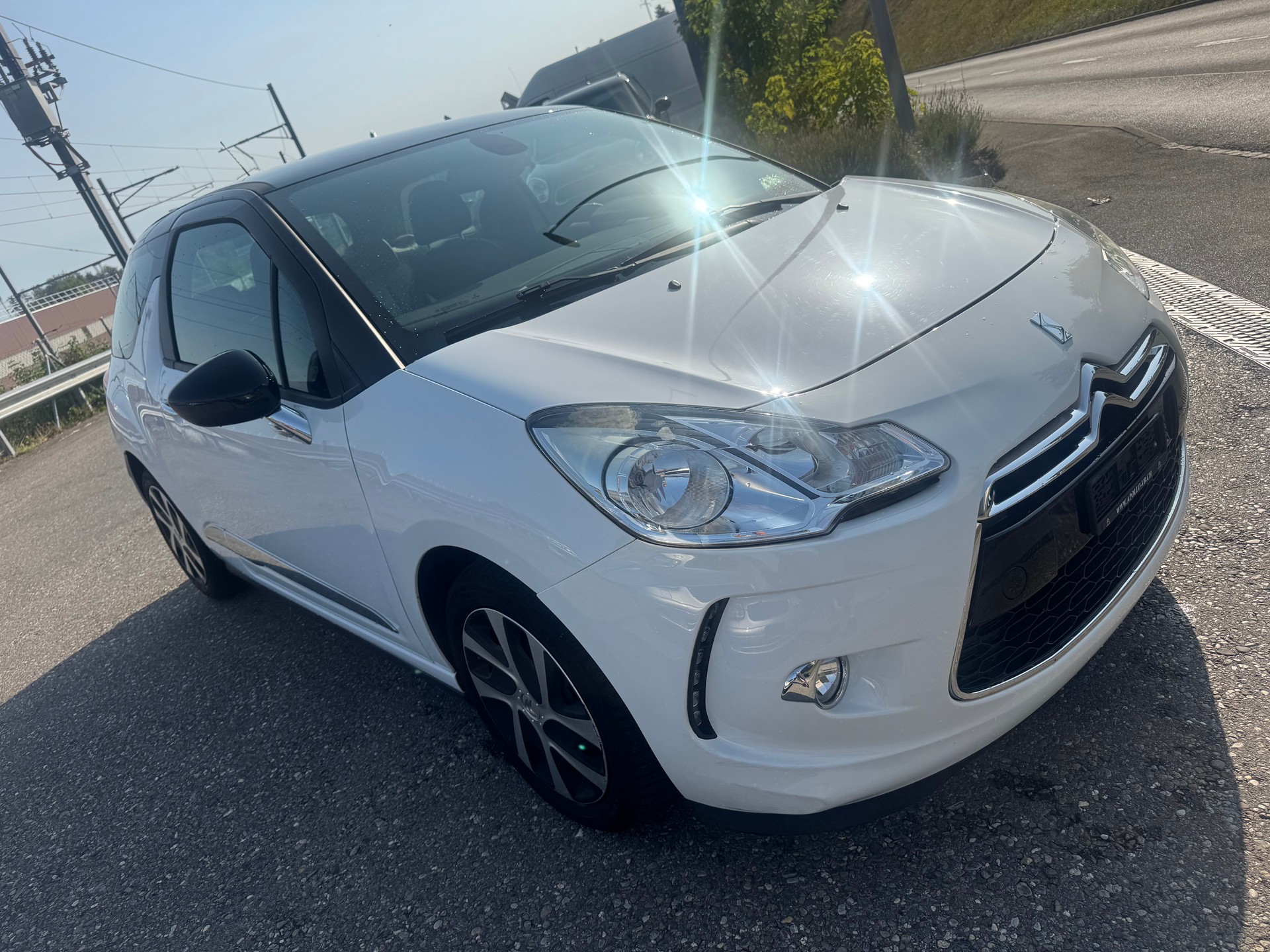 DS AUTOMOBILES DS3 1.2 VTi Chic-showroom-element-2