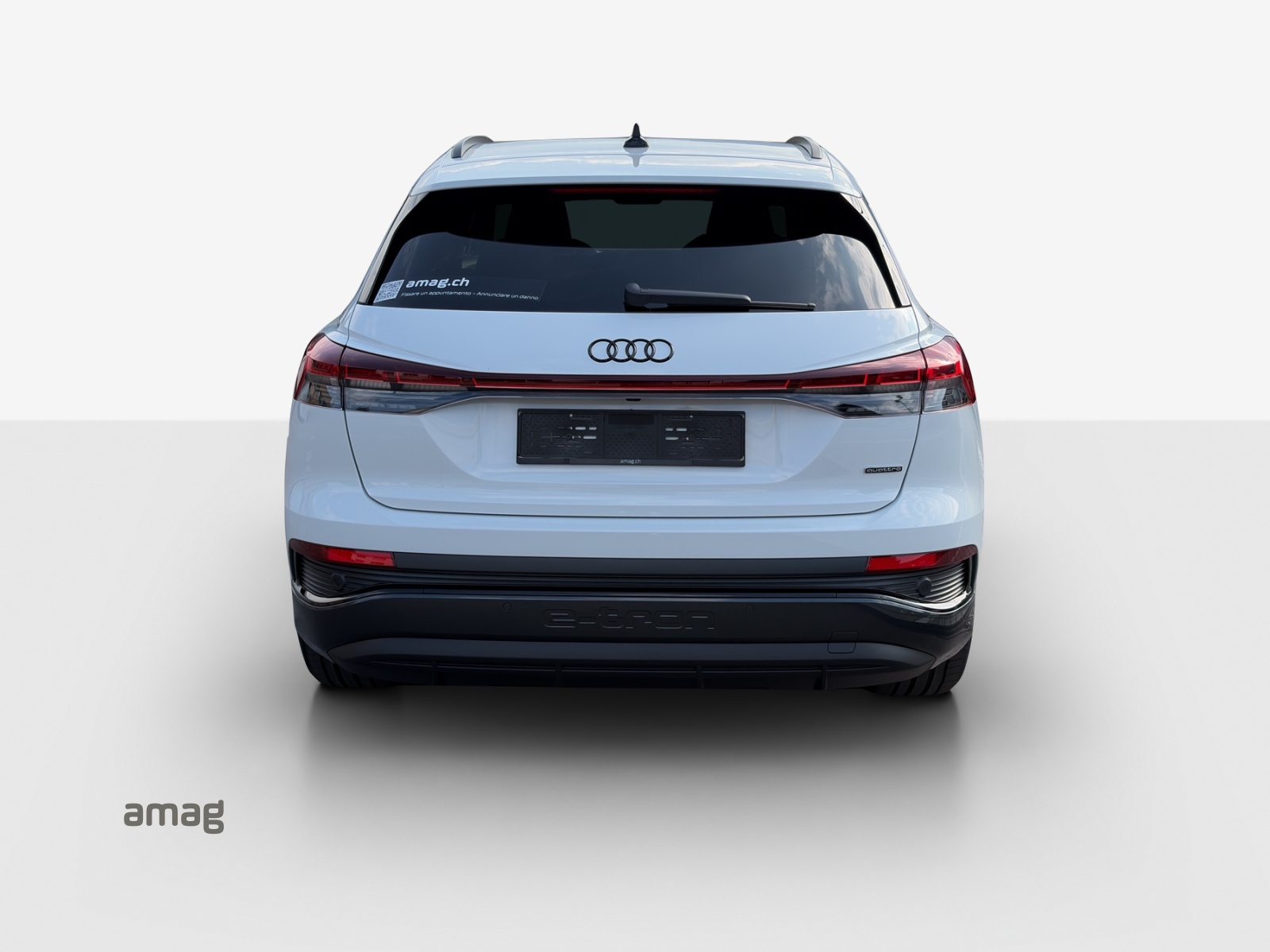 AUDI Q4 e-tron 45 Edition Swiss Ski quattro-showroom-element-3