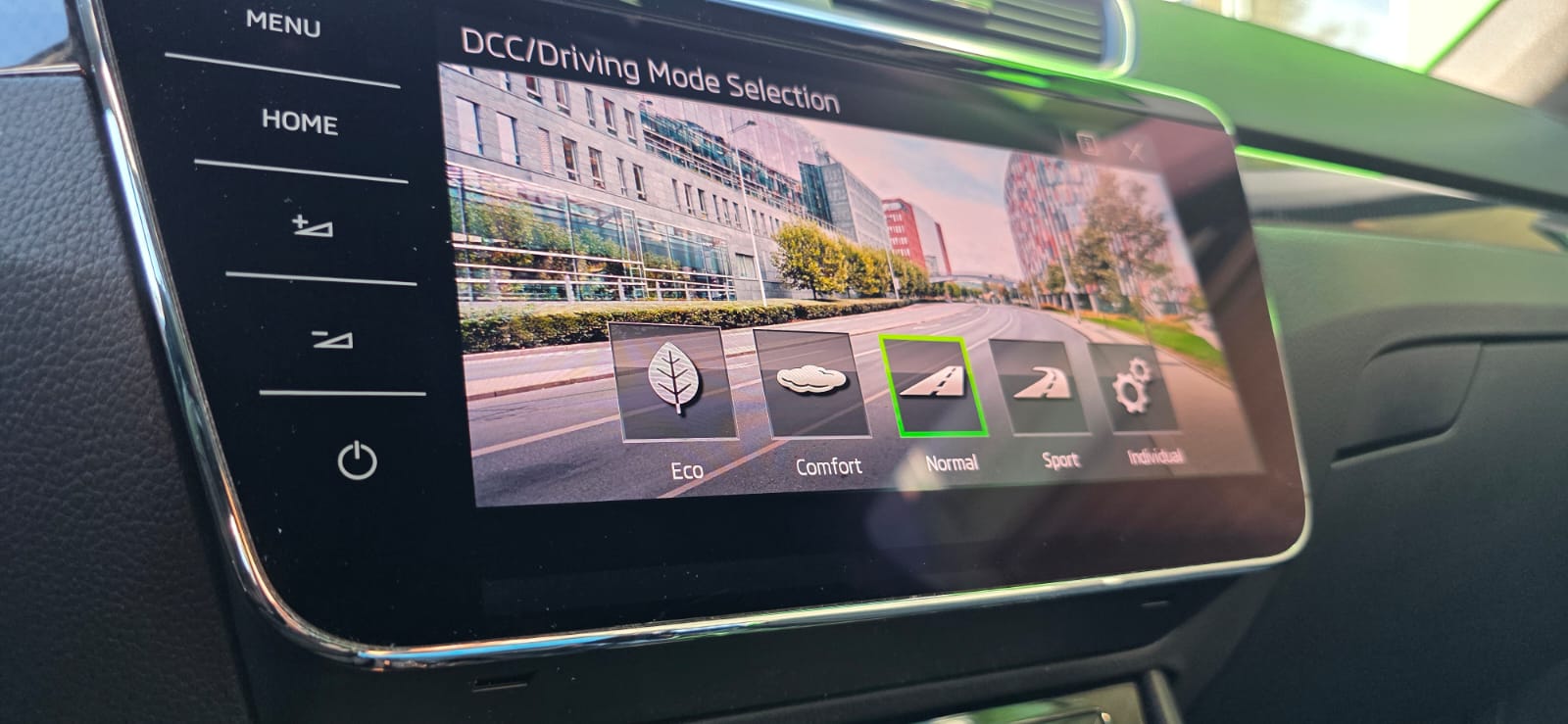 SKODA Superb 2.0 TSI SportLine+ 4x4 DSG-image-19