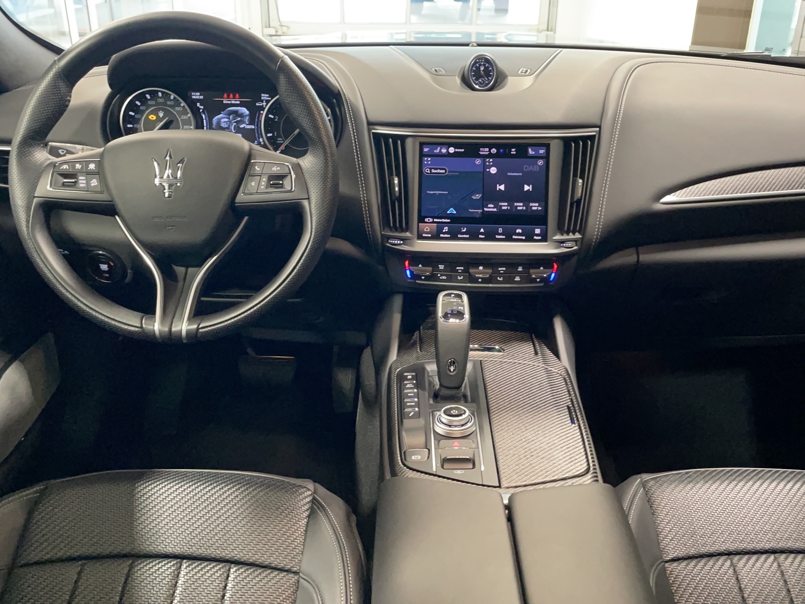 MASERATI Levante 3.0 V6 S GranLusso-image-6