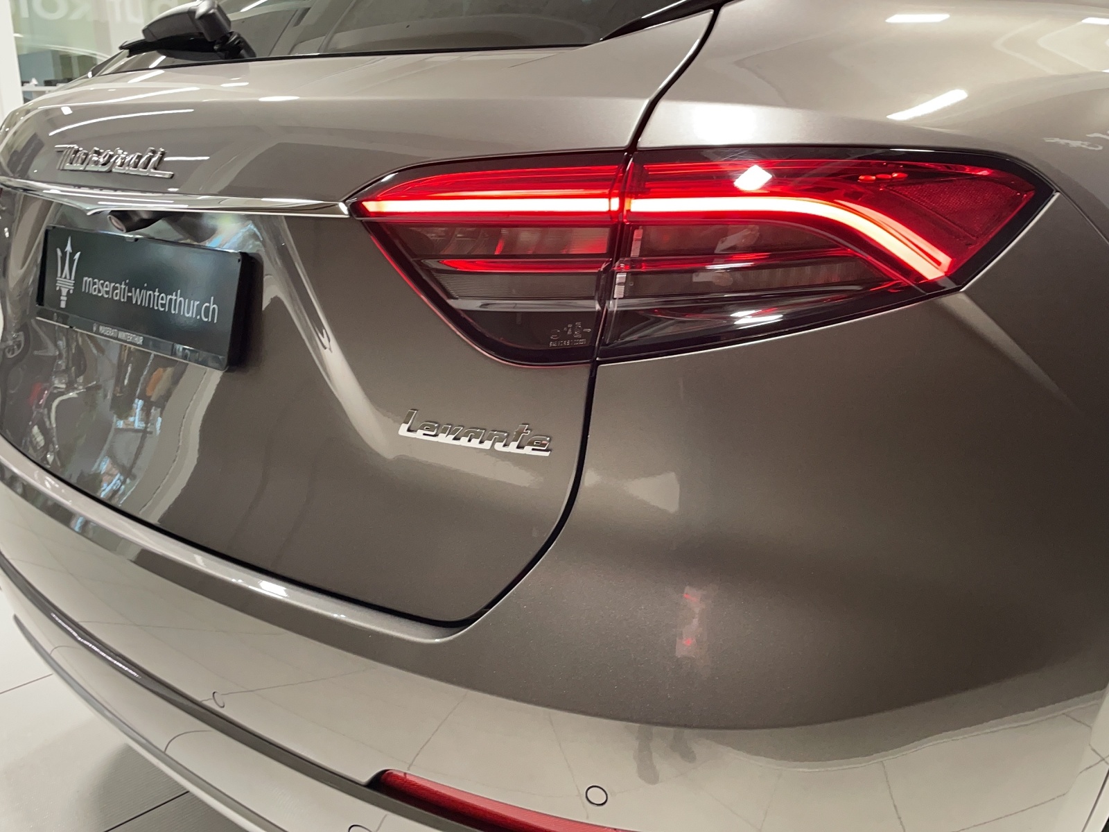MASERATI Levante 3.0 V6 S GranLusso-image-15