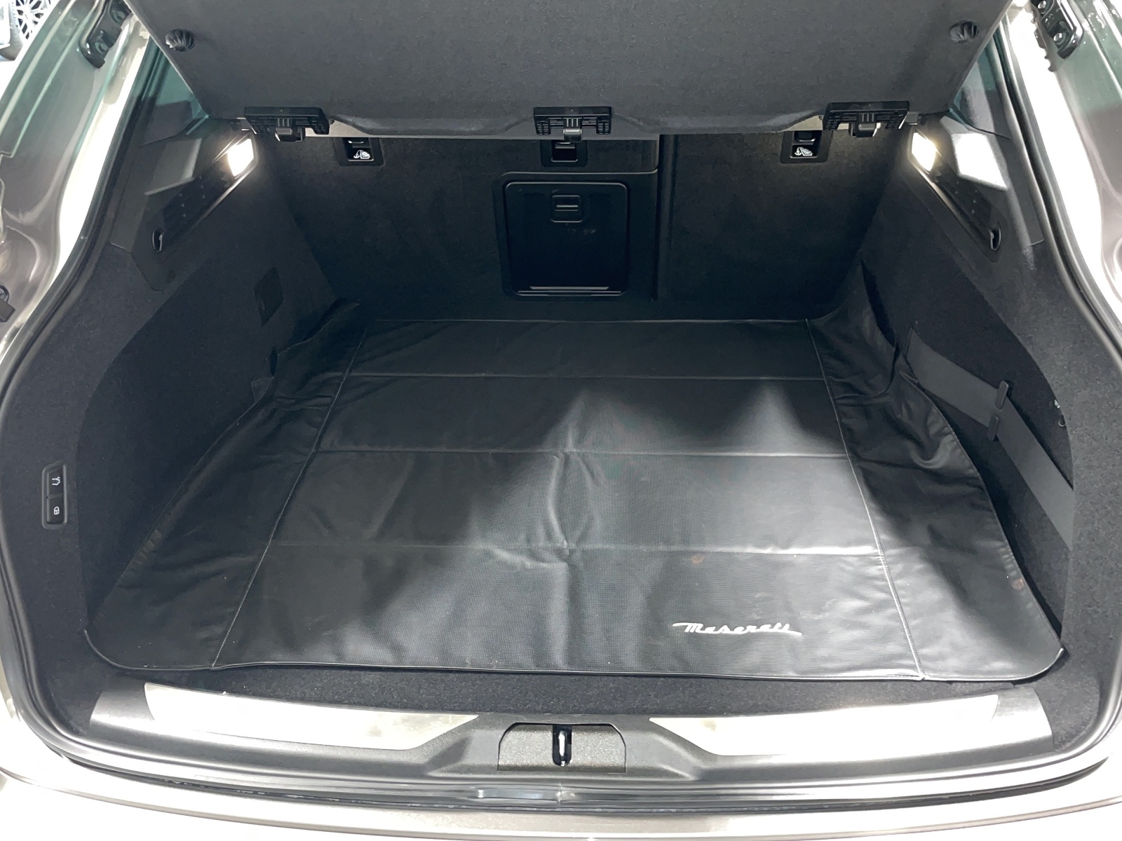 MASERATI Levante 3.0 V6 S GranLusso-image-13