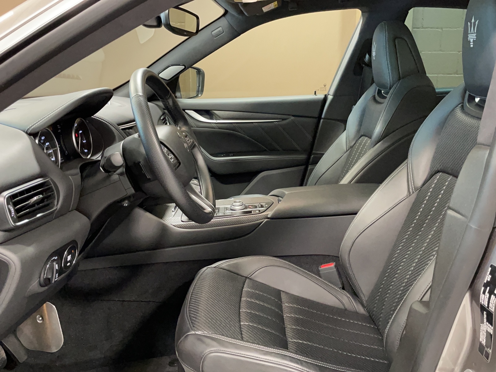 MASERATI Levante 3.0 V6 S GranLusso-image-5