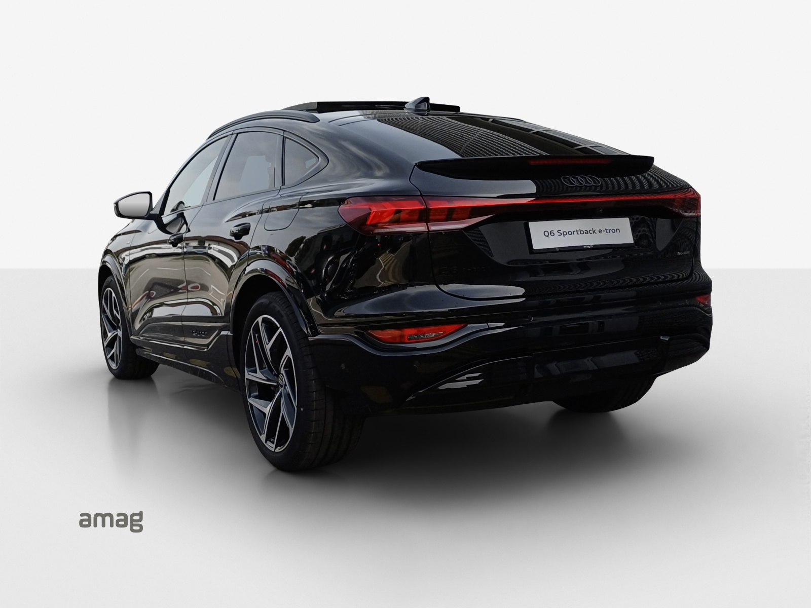AUDI Q6 Sportback e-tron quattro-showroom-element-2