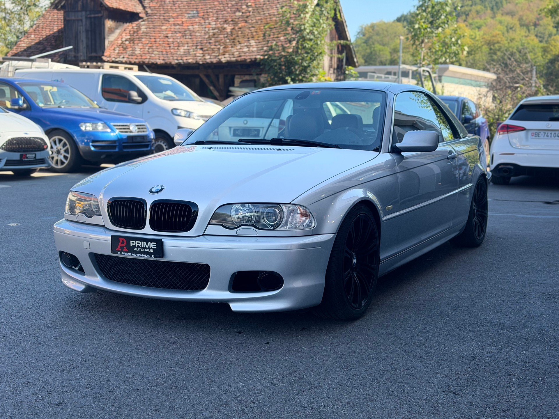 BMW 330Ci Cabriolet-showroom-element-2