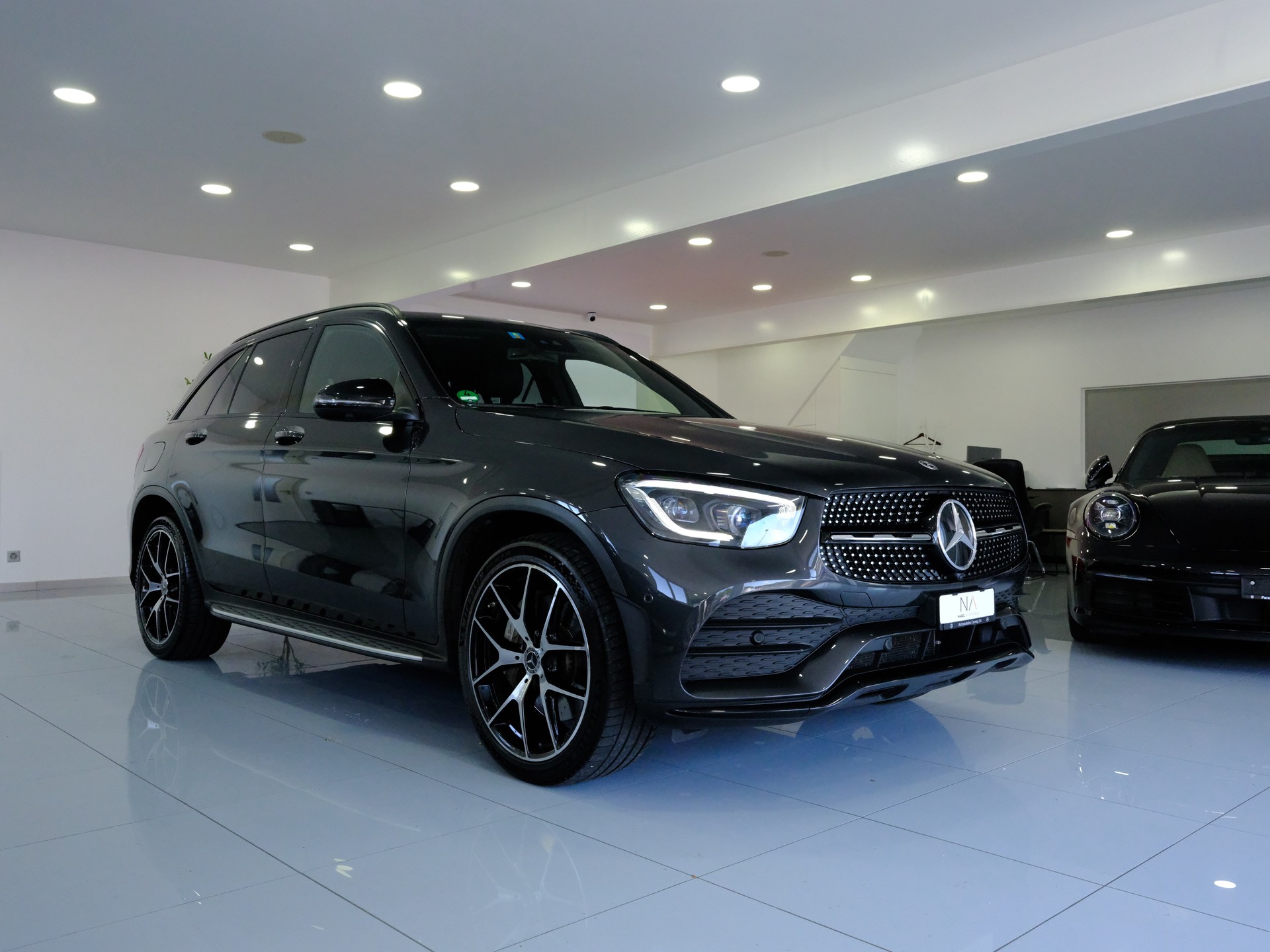 MERCEDES-BENZ GLC 220 d AMG Line 4Matic 9G-Tronic-showroom-element-1