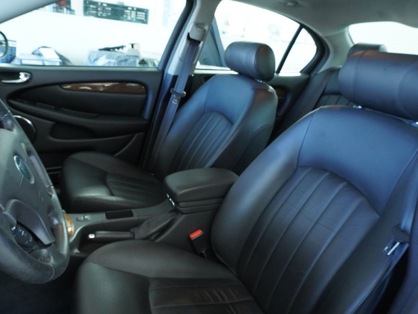 JAGUAR X-Type 3.0 V6 Traction4 Executive-showroom-element-3