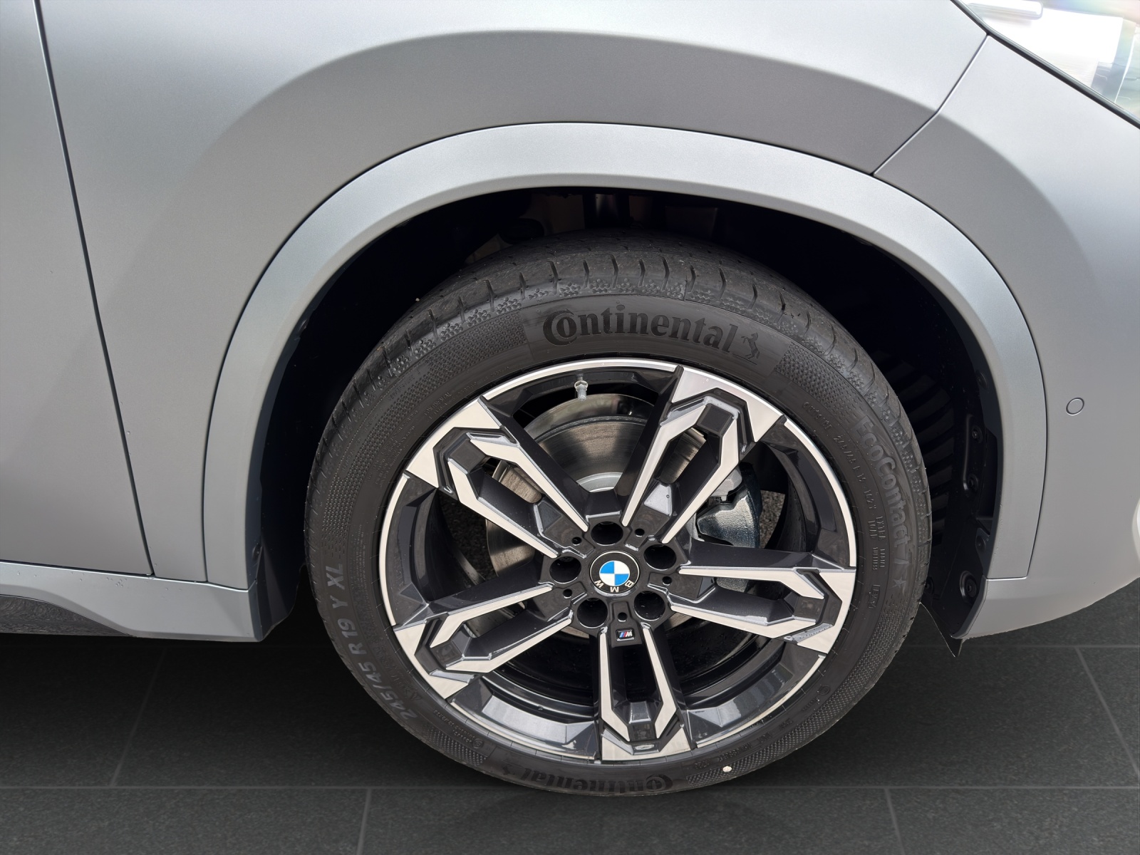 BMW iX1 eDrive 20 Edition M Sport-image-8