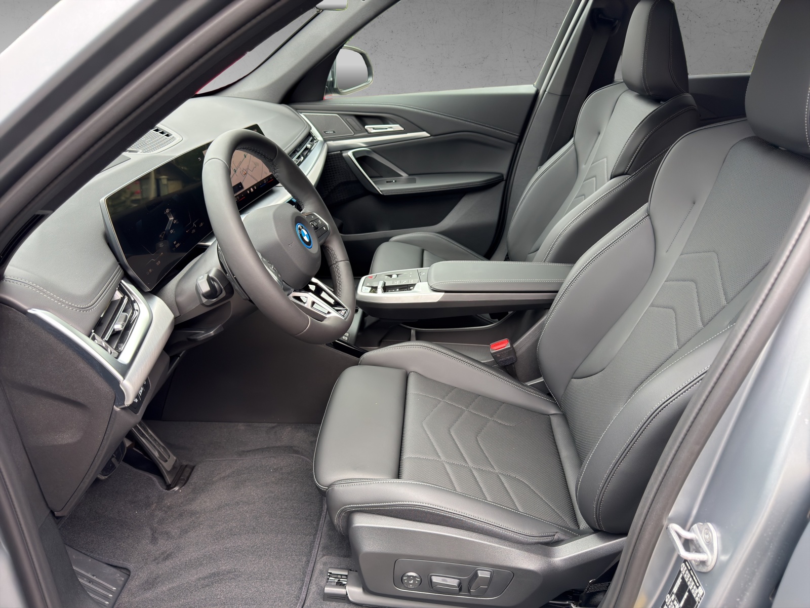 BMW iX1 eDrive 20 Edition M Sport-image-15