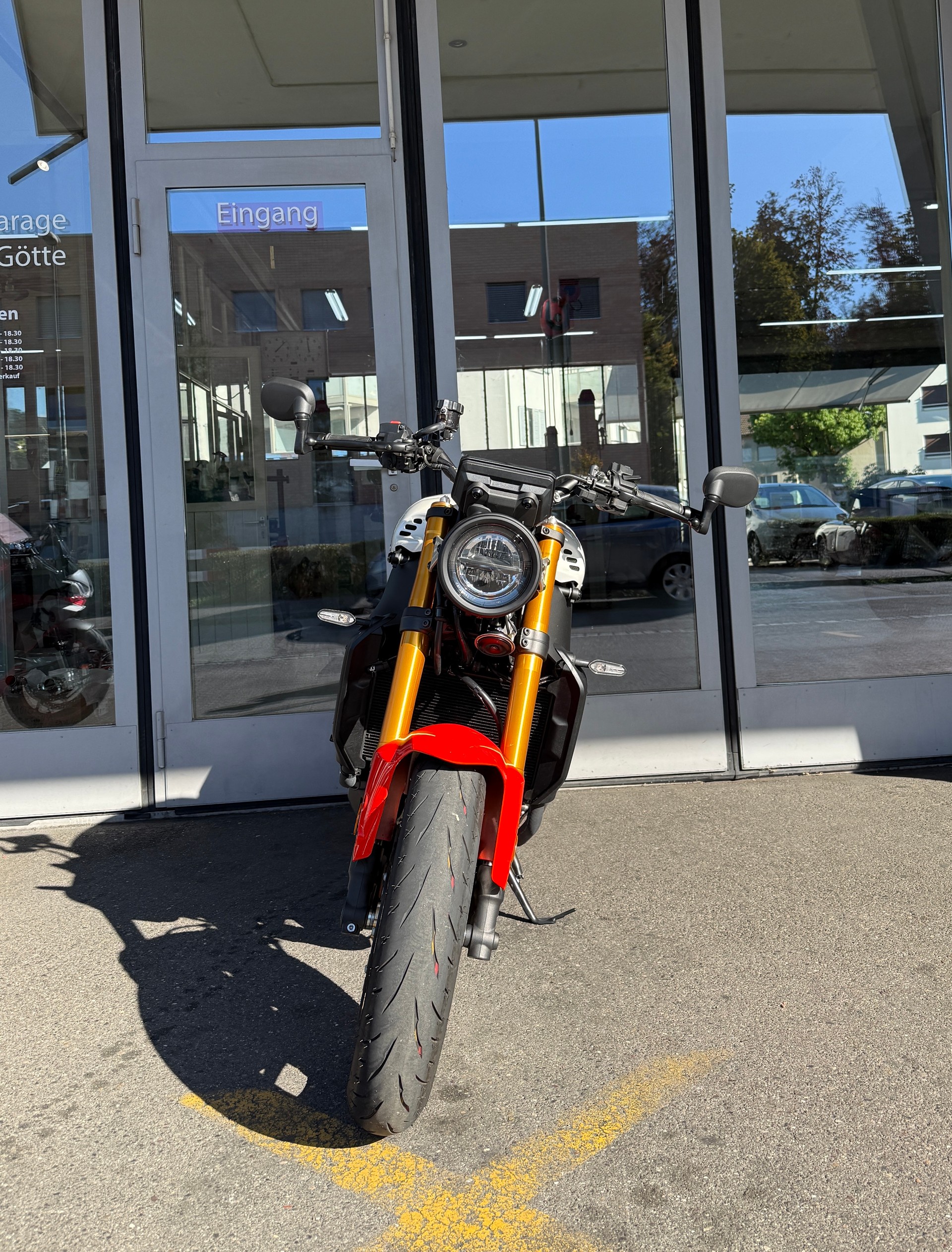 YAMAHA XSR 900-image-1