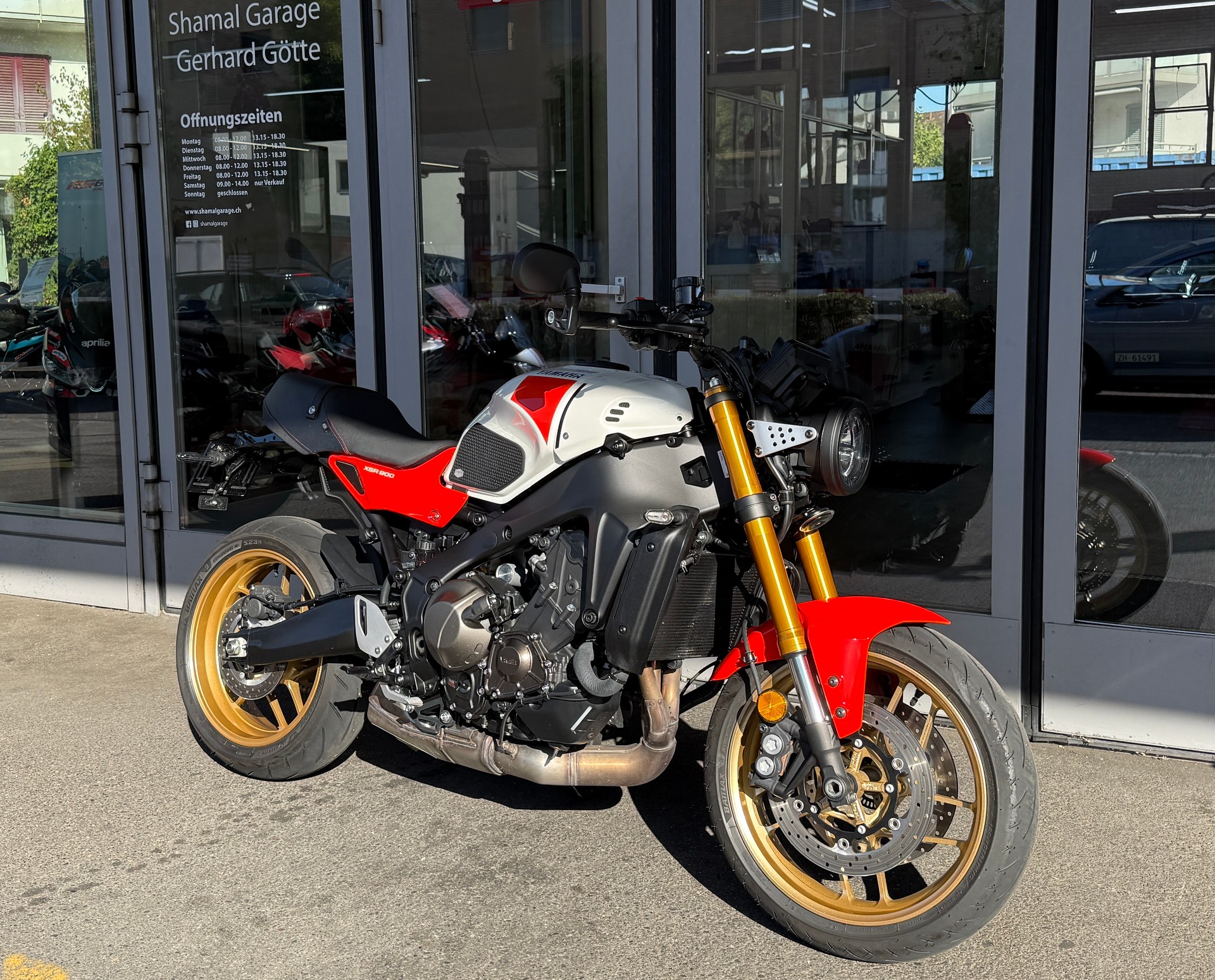 YAMAHA XSR 900-image-0