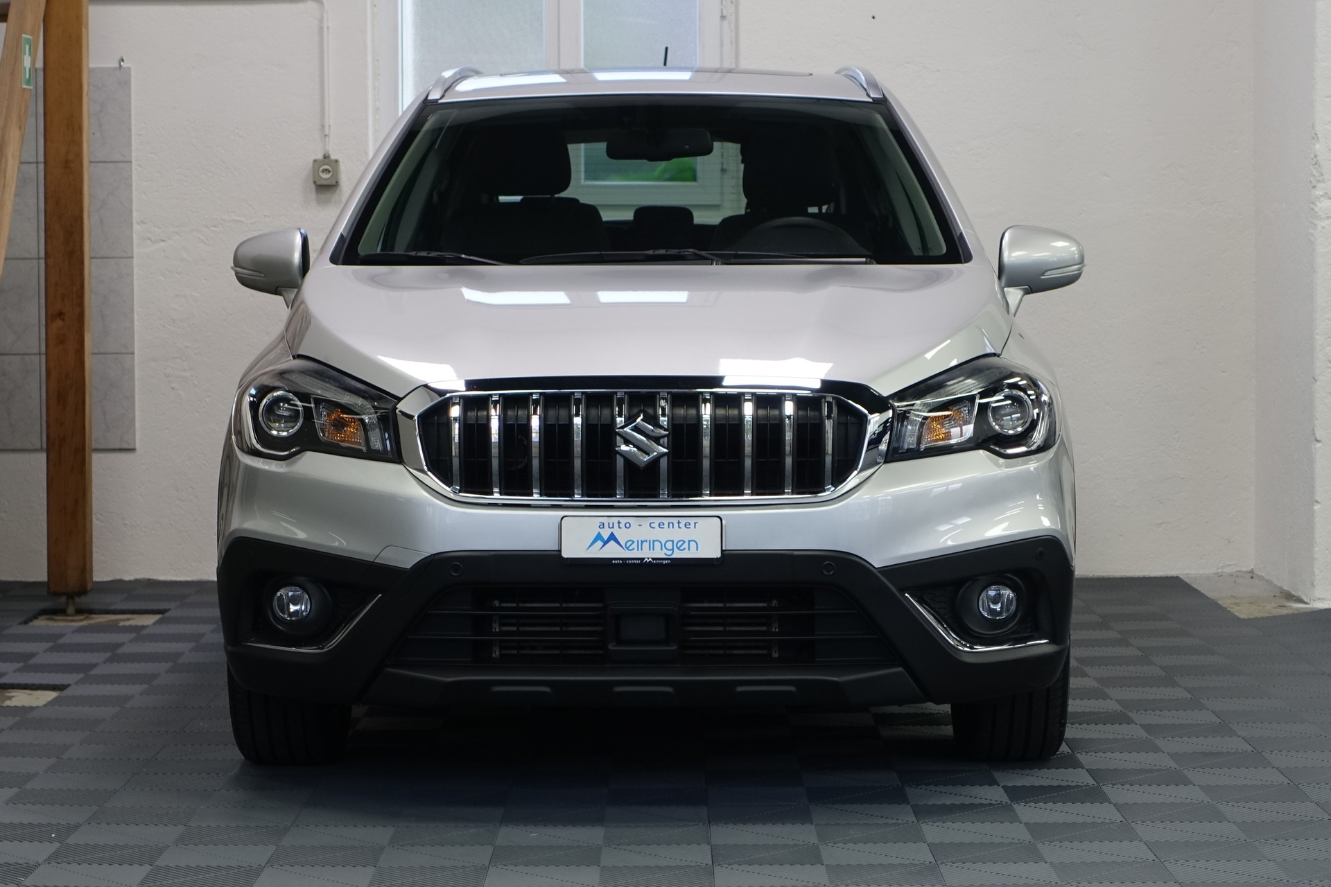 SUZUKI SX4 S-Cross 1.4 T Compact Top 4x4-showroom-element-2
