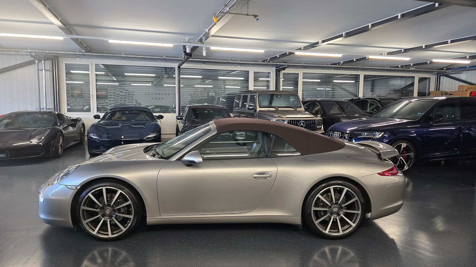 PORSCHE 911 Cabrio Carrera-image-5