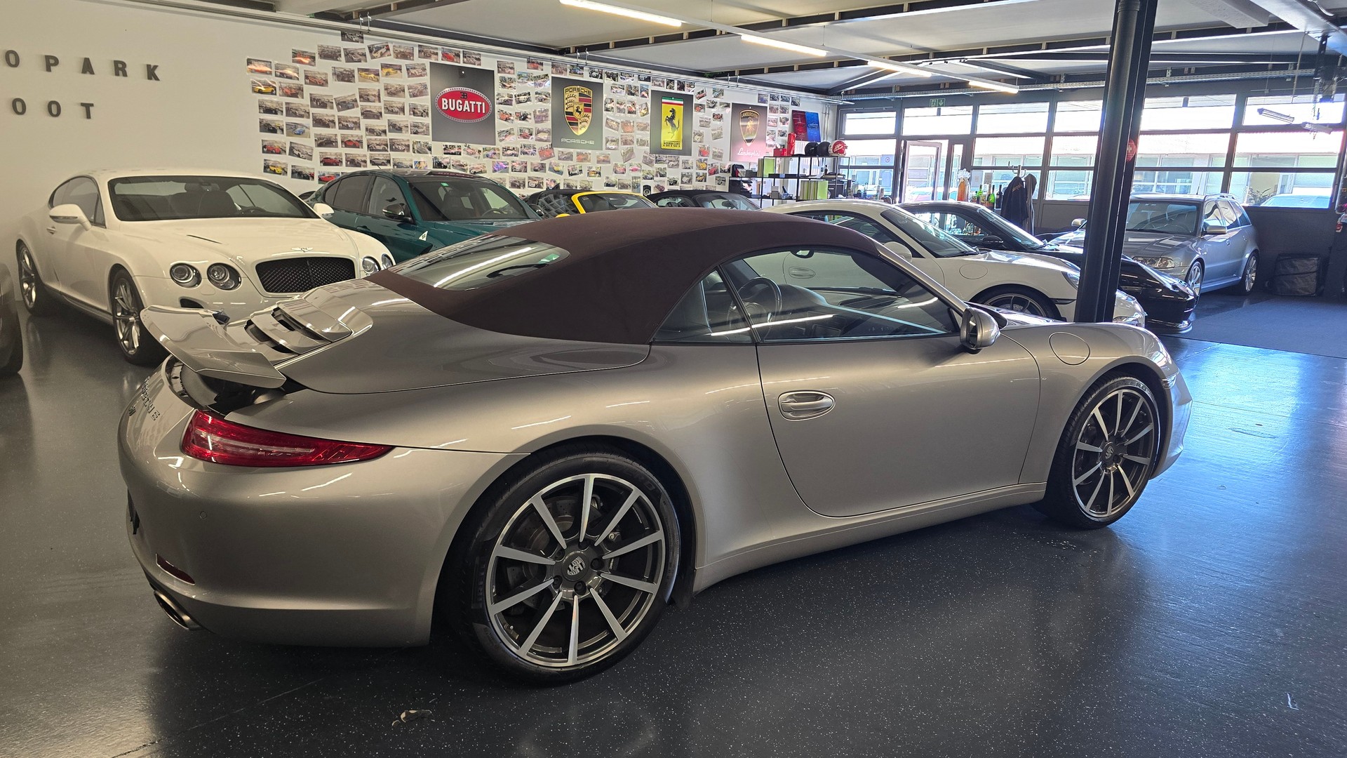 PORSCHE 911 Cabrio Carrera-showroom-element-3