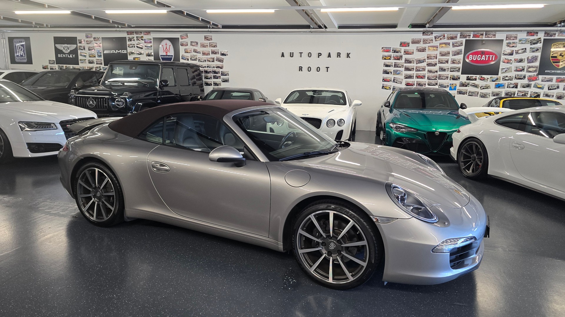 PORSCHE 911 Cabrio Carrera-showroom-element-1