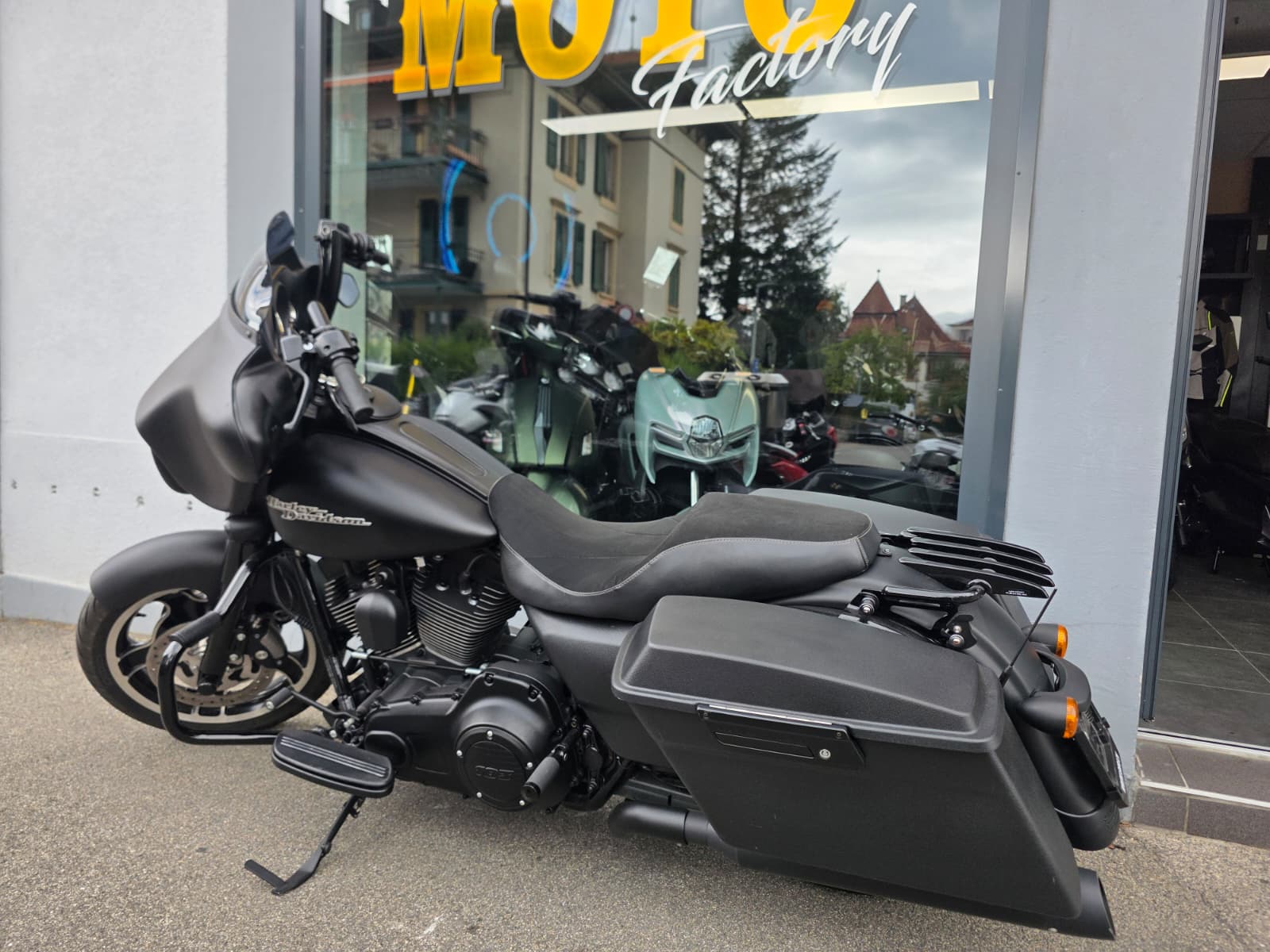 HARLEY-DAVIDSON FLHX Street Glide ABS-image-4
