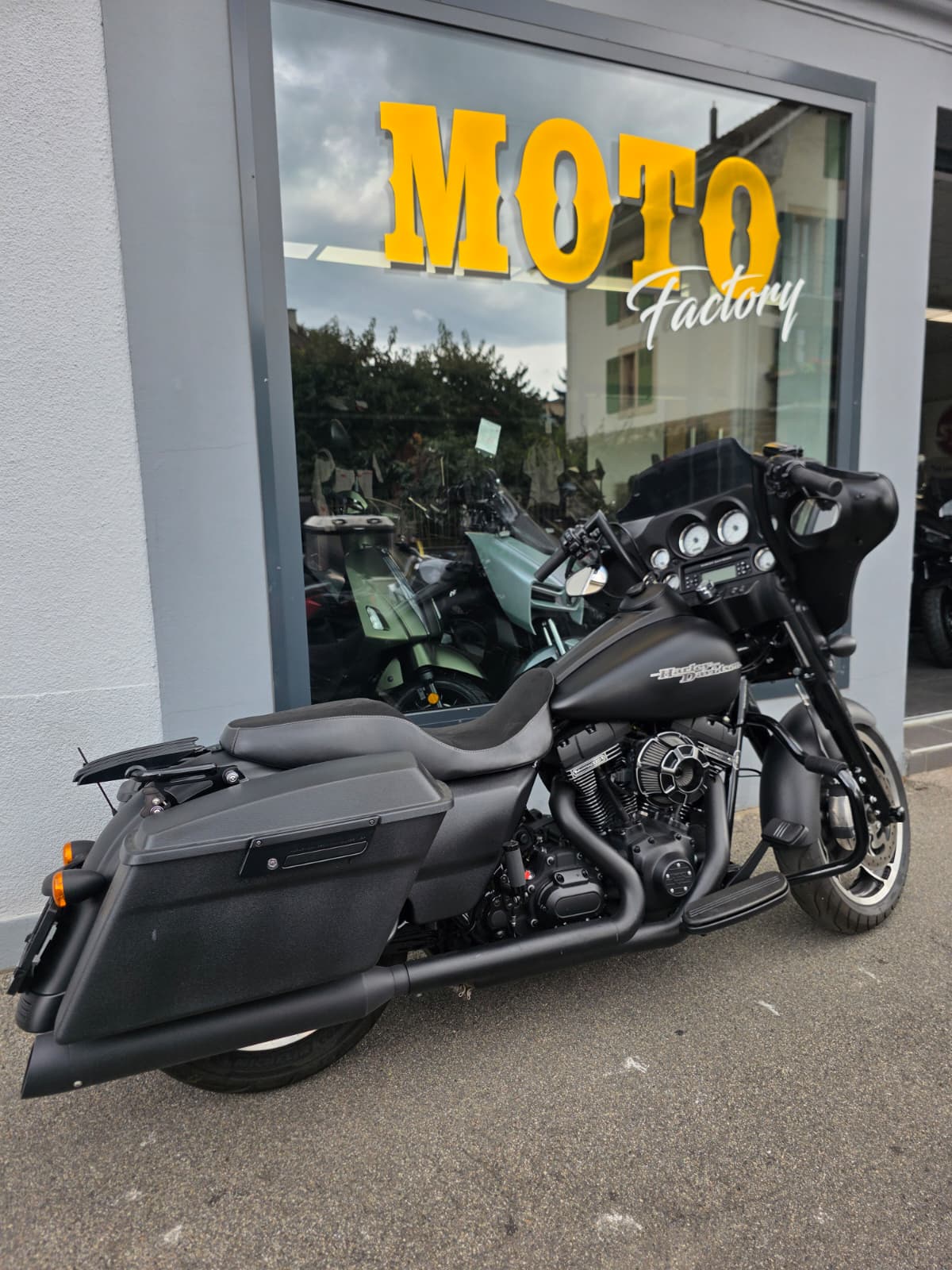 HARLEY-DAVIDSON FLHX Street Glide ABS-image-9