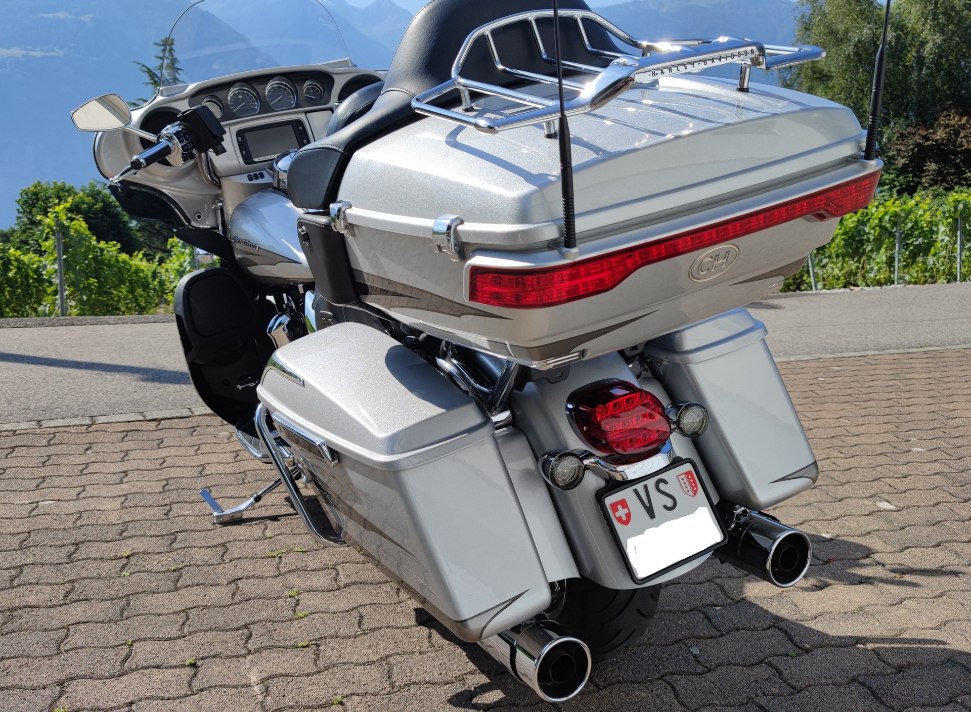 HARLEY-DAVIDSON FLHTKSE Electra Glide Ultra Limited 114 CVO-image-4
