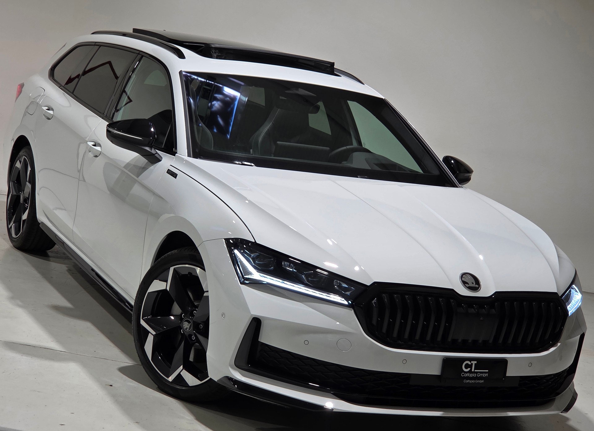 SKODA Superb Combi 2.0 TSI Sportline 4x4 DSG-image-29