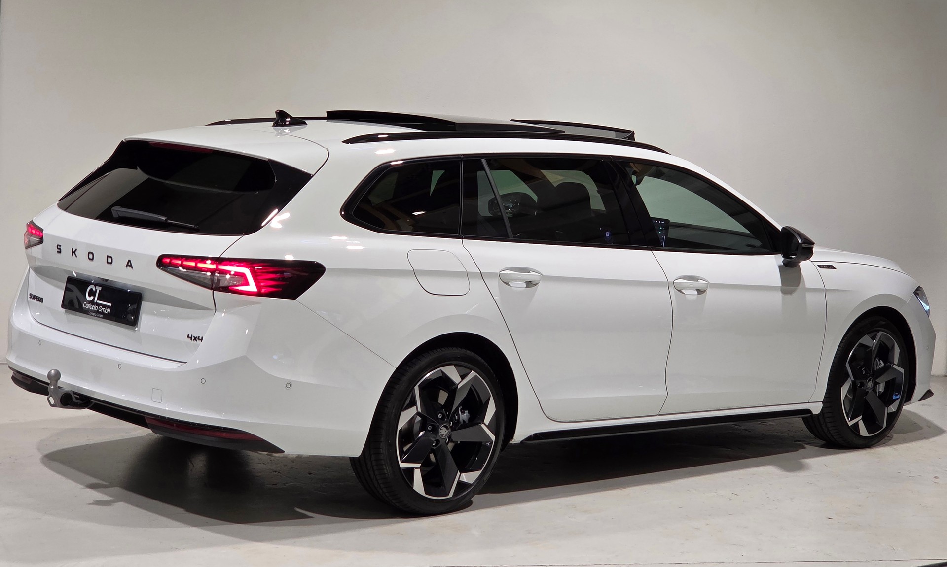SKODA Superb Combi 2.0 TSI Sportline 4x4 DSG-image-31