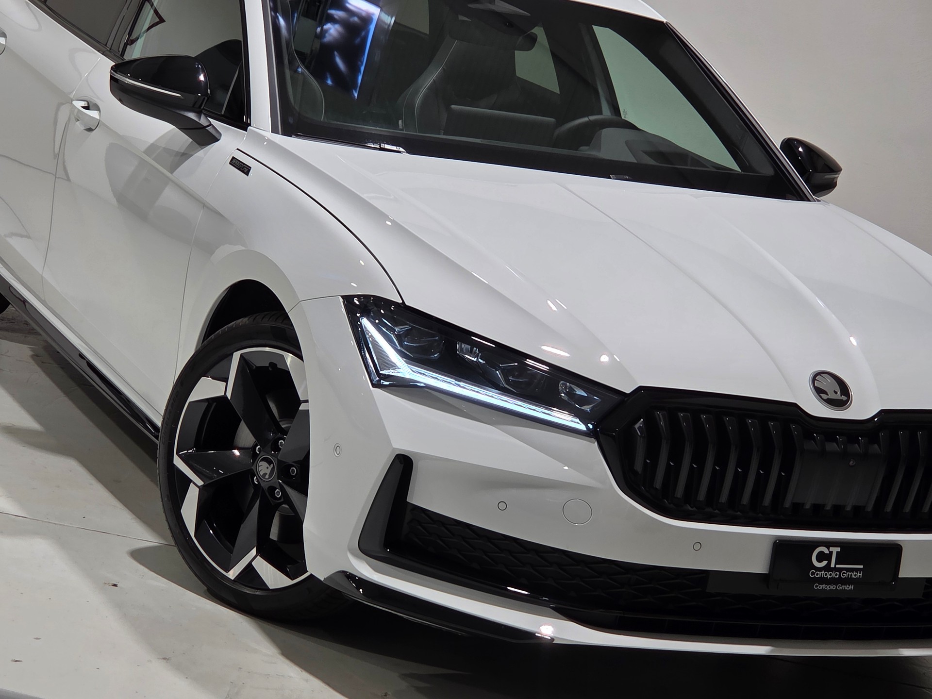 SKODA Superb Combi 2.0 TSI Sportline 4x4 DSG-image-28