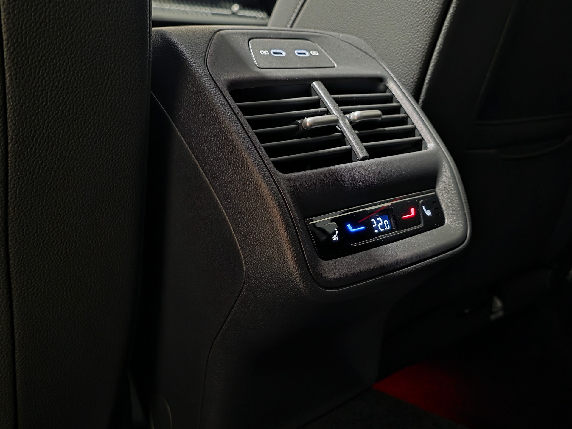 SKODA Superb Combi 2.0 TSI Sportline 4x4 DSG-image-21