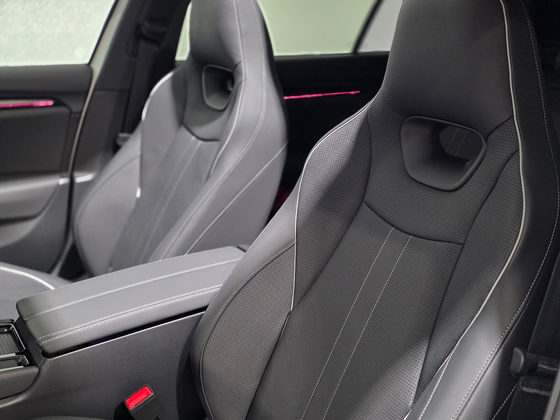 SKODA Superb Combi 2.0 TSI Sportline 4x4 DSG-image-18