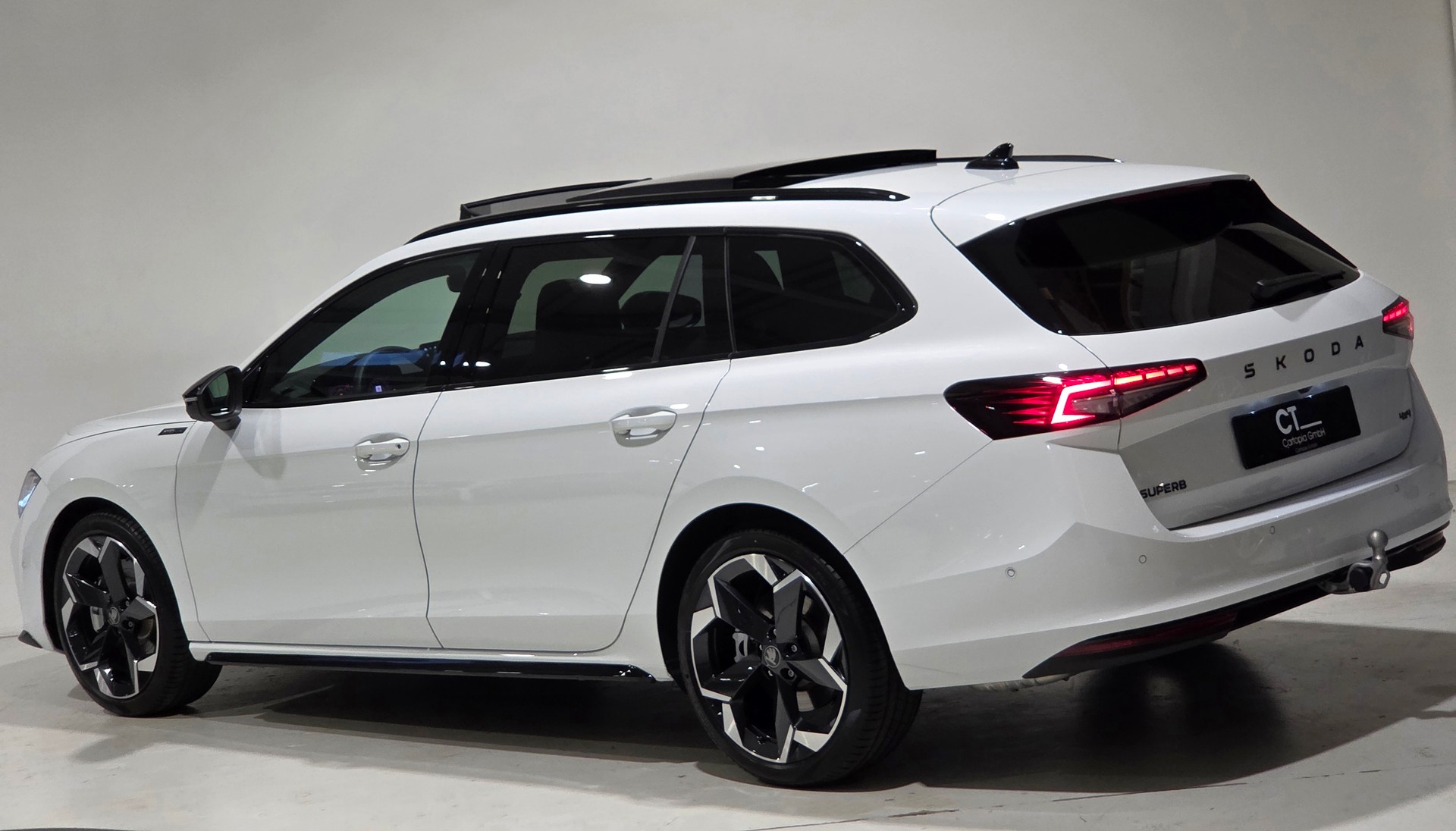 SKODA Superb Combi 2.0 TSI Sportline 4x4 DSG-showroom-element-2
