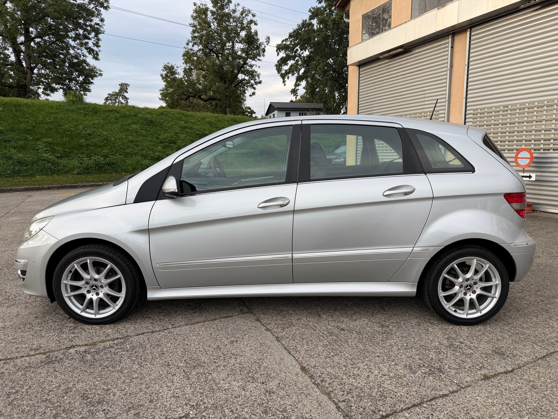 MERCEDES-BENZ B 180 (170) Autotronic-showroom-element-1