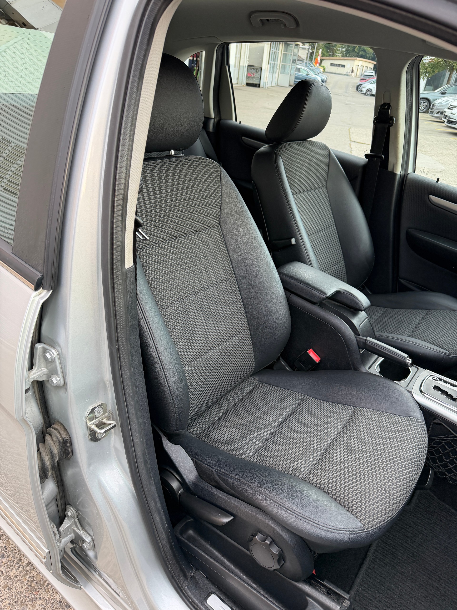 MERCEDES-BENZ B 180 (170) Autotronic-image-13