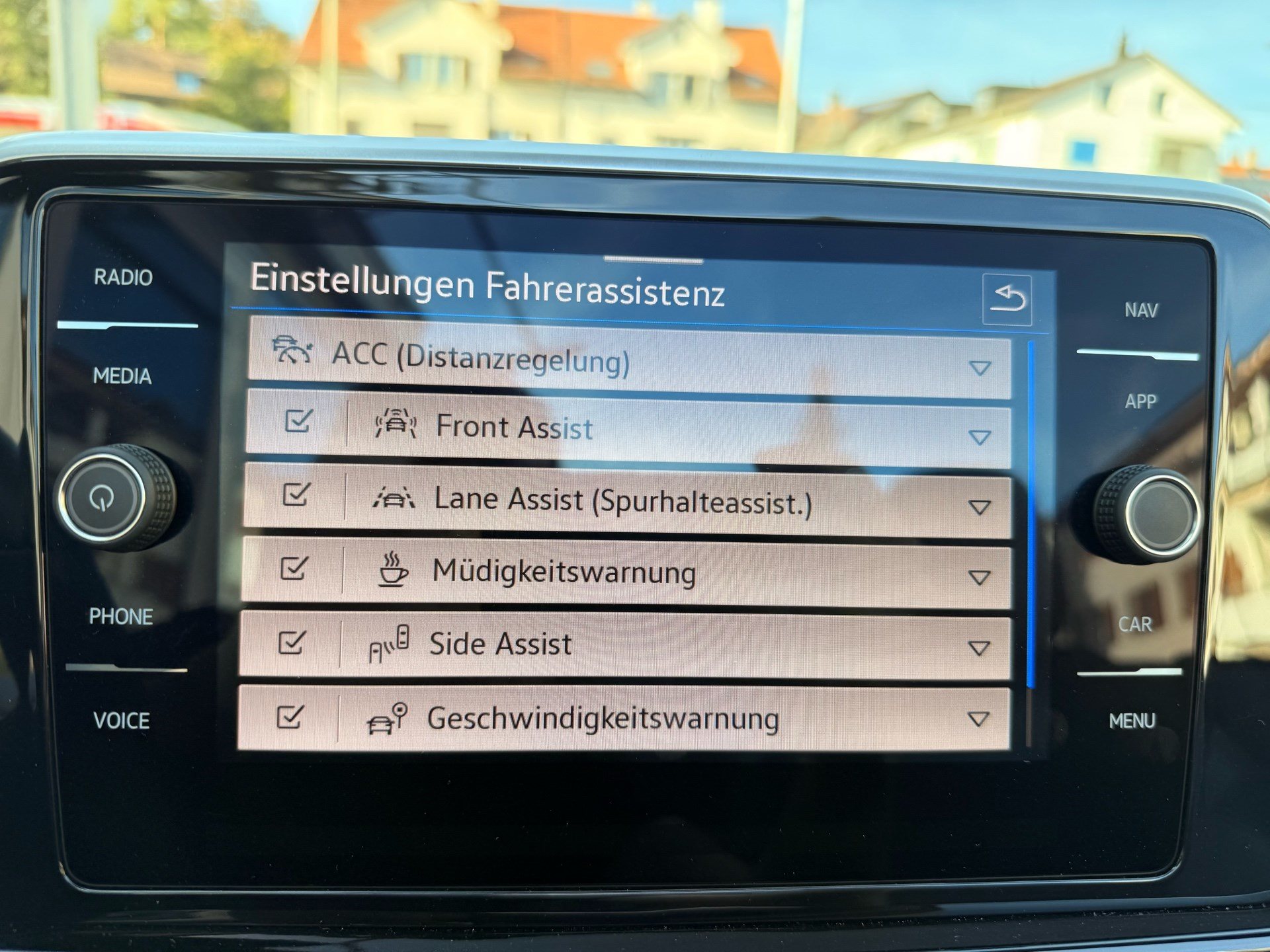 VW T-Roc 1.5 TSI DSG R-LINE *** TOP AUSSTATTUNG ***-image-13