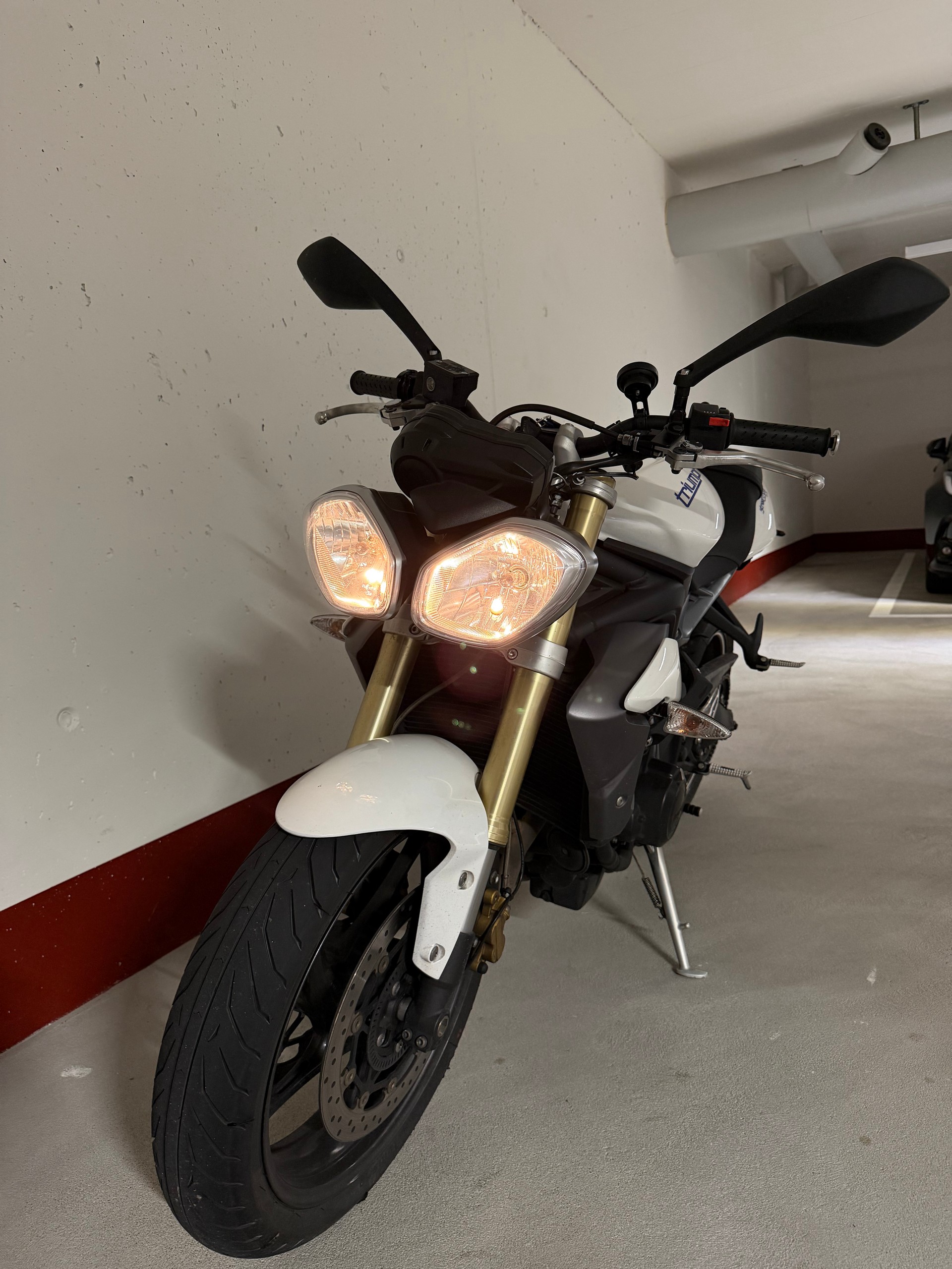 TRIUMPH Street Triple 675 ABS-image-2