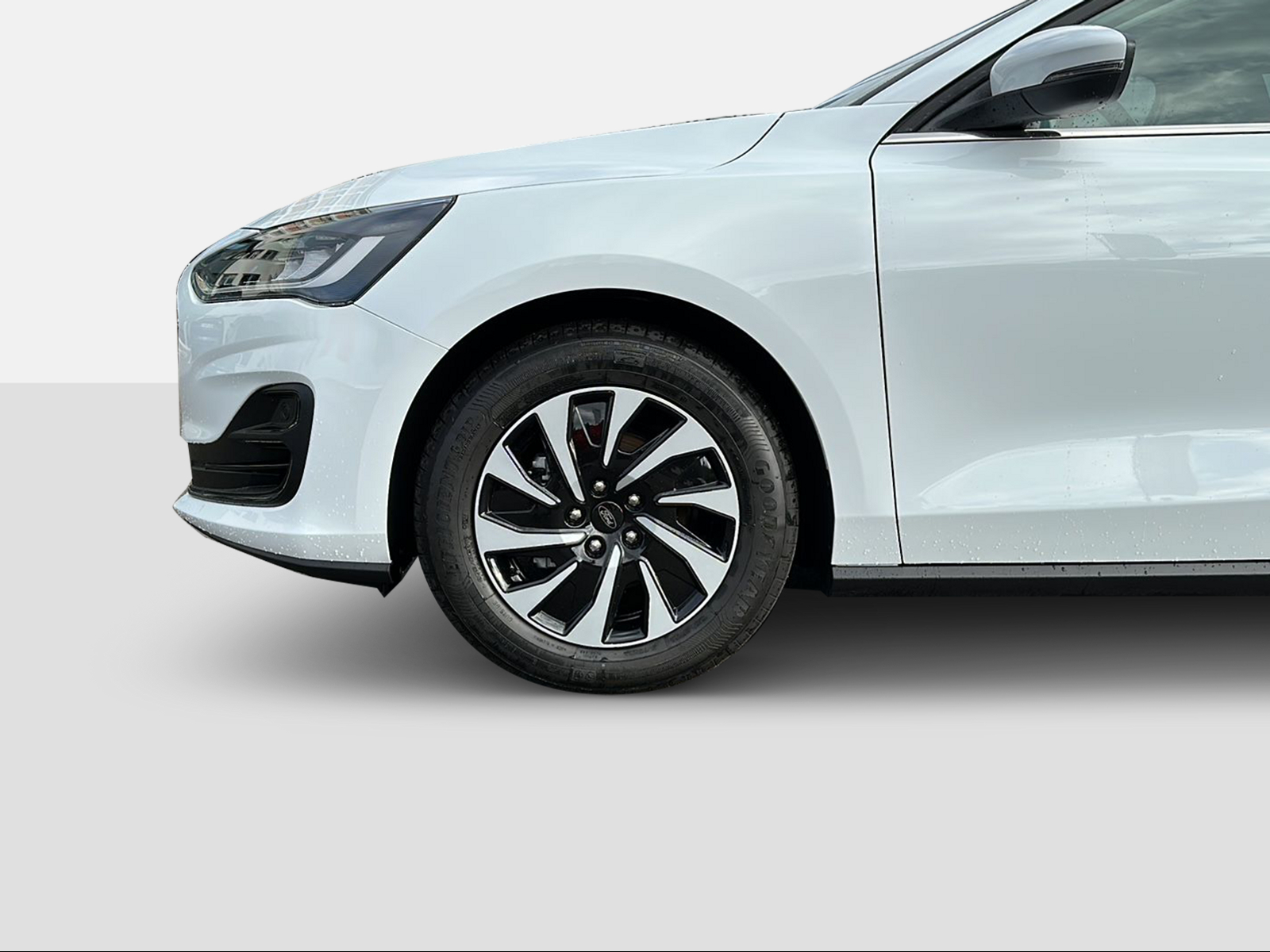 FORD Focus Station Wagon 1.0i EcoB Hybrid 125 Titanium-image-8