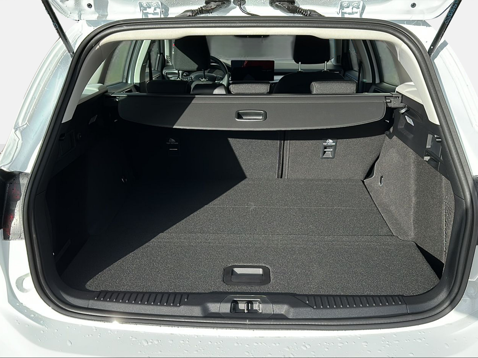 FORD Focus Station Wagon 1.0i EcoB Hybrid 125 Titanium-image-13