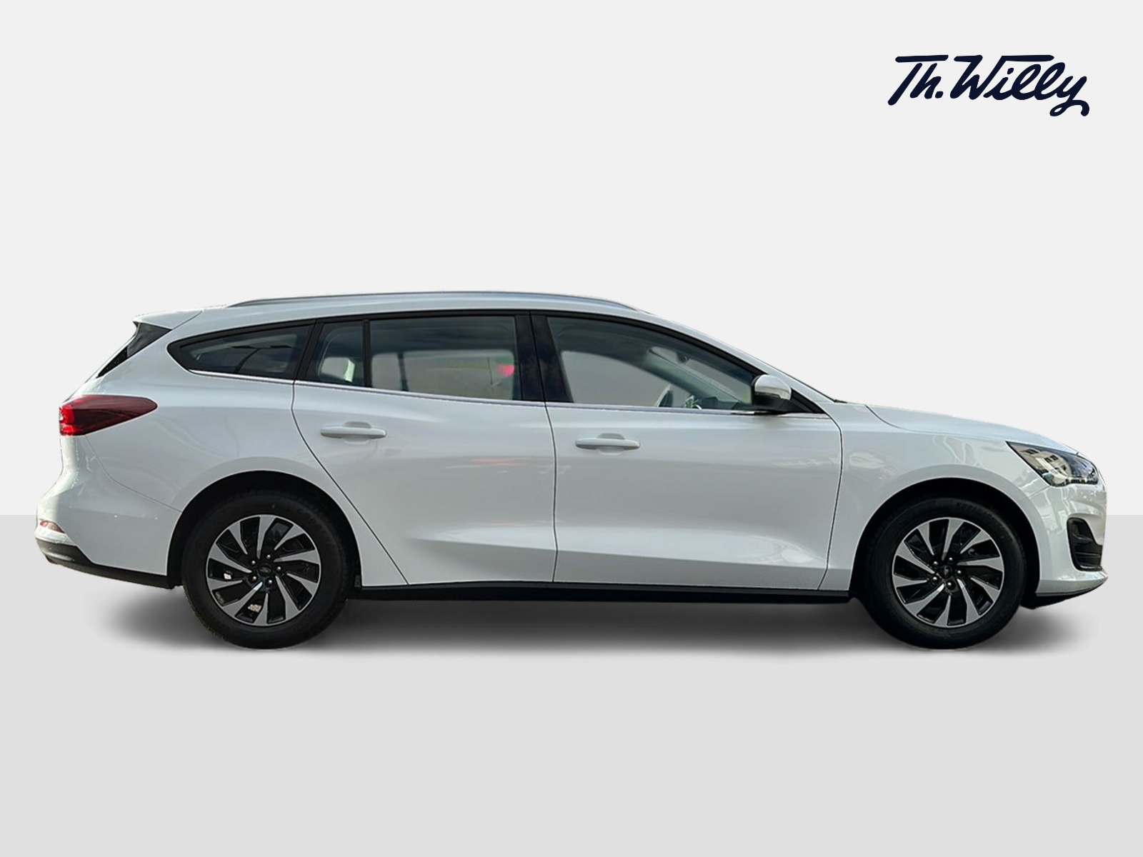 FORD Focus Station Wagon 1.0i EcoB Hybrid 125 Titanium-image-5