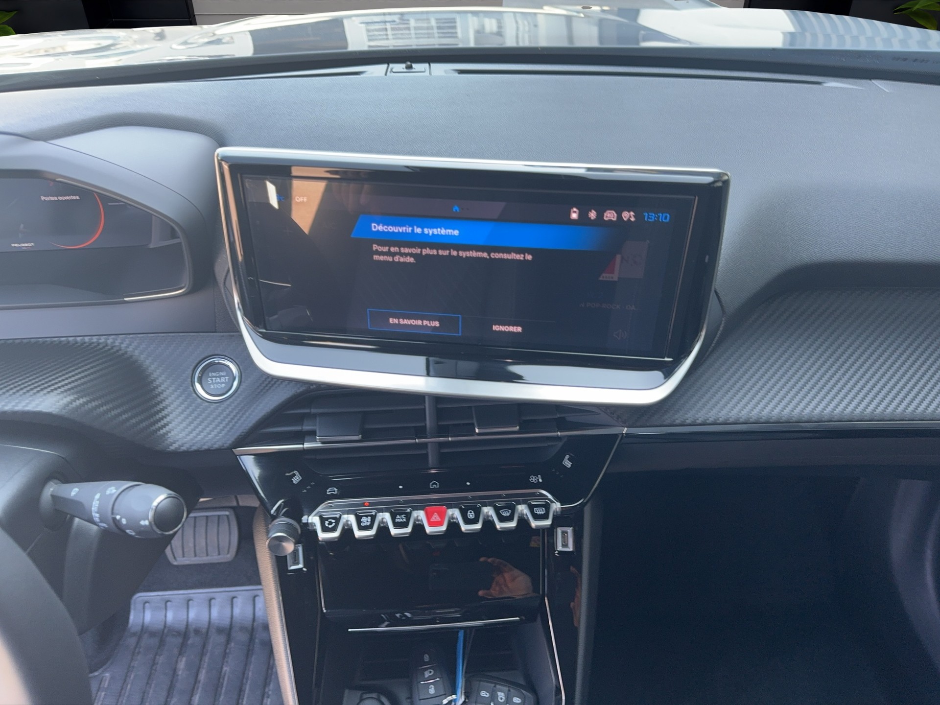 PEUGEOT 2008 156 e 54 kWh Allure-image-10