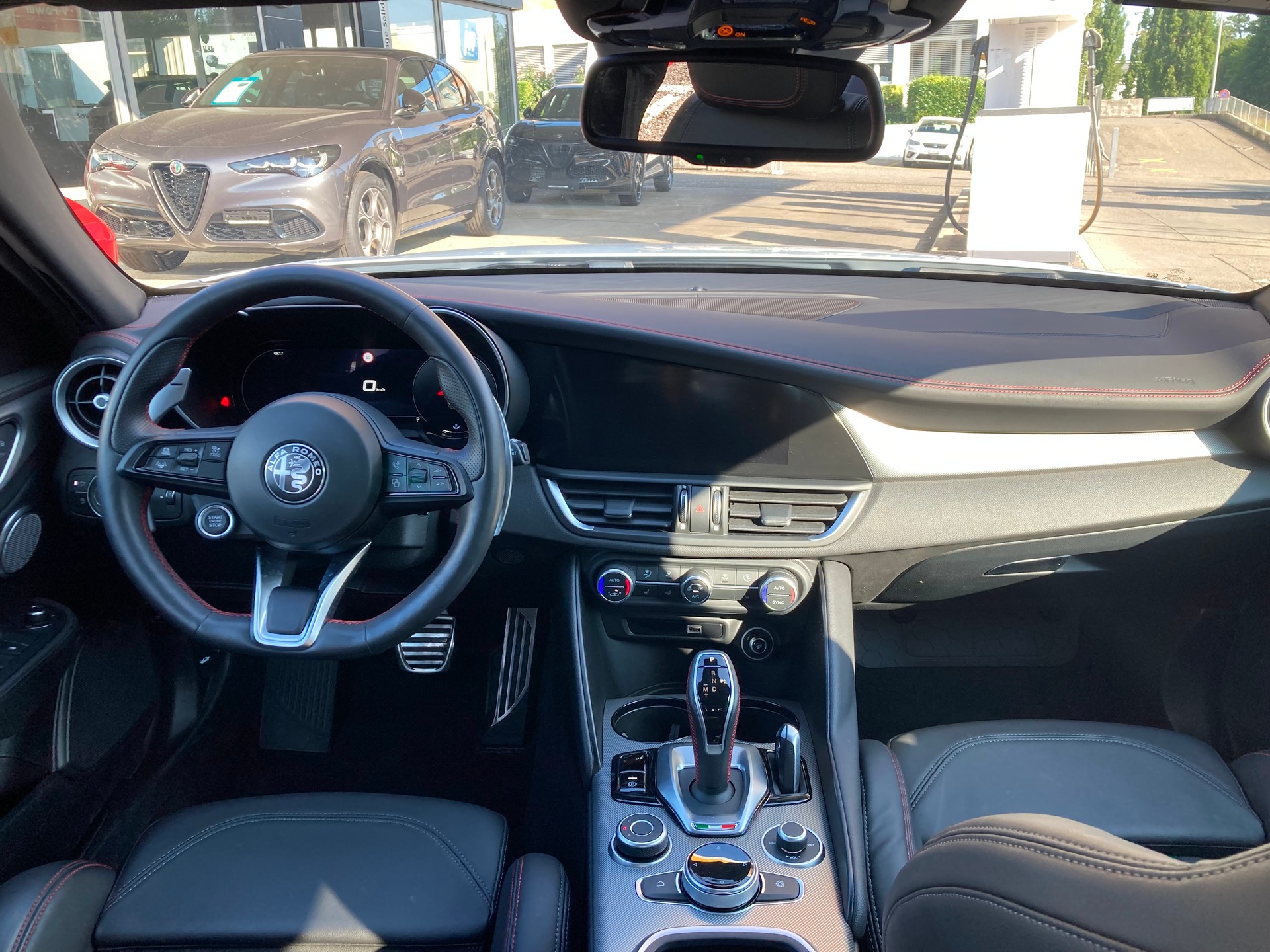 ALFA ROMEO Giulia 2.0 Competizione Pack Sky Q4 AT8-image-9