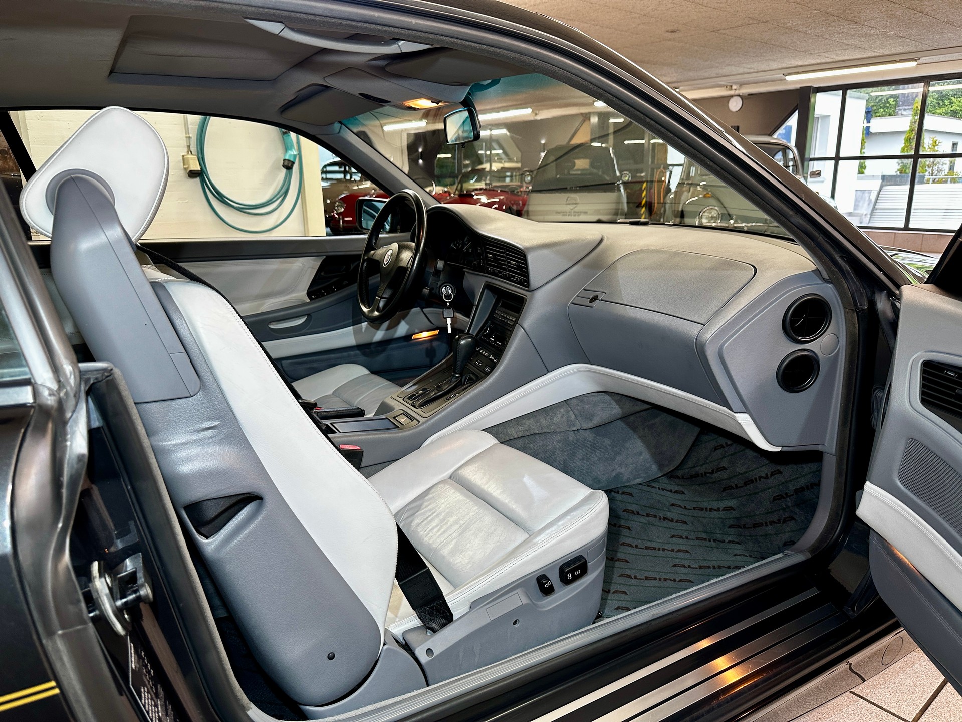 BMW ALPINA 850i A-image-17