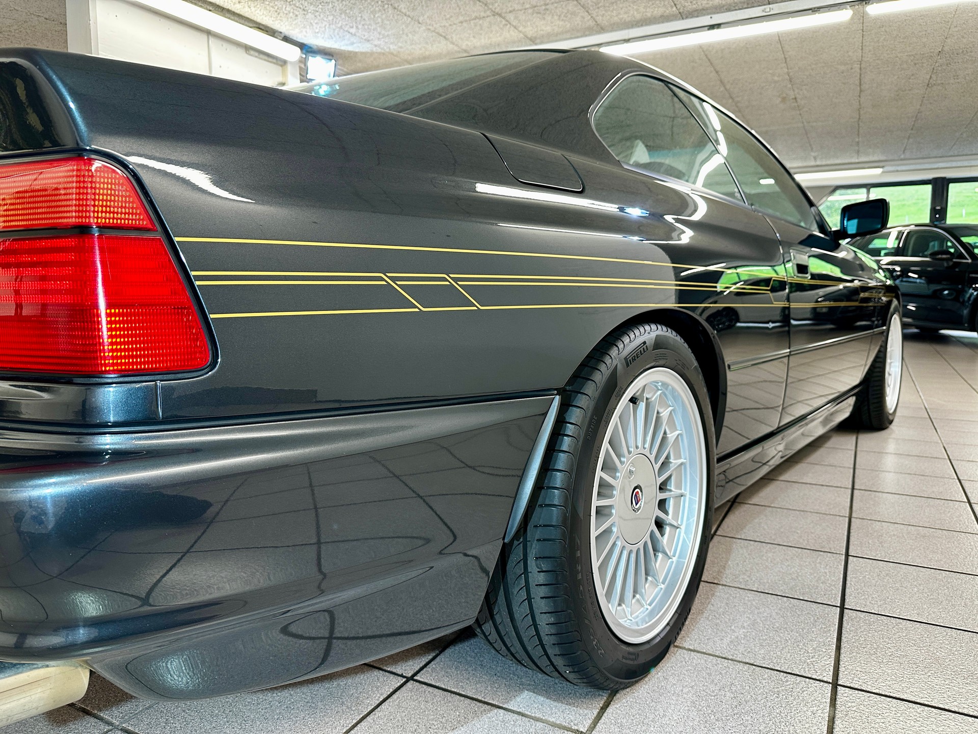 BMW ALPINA 850i A-image-8