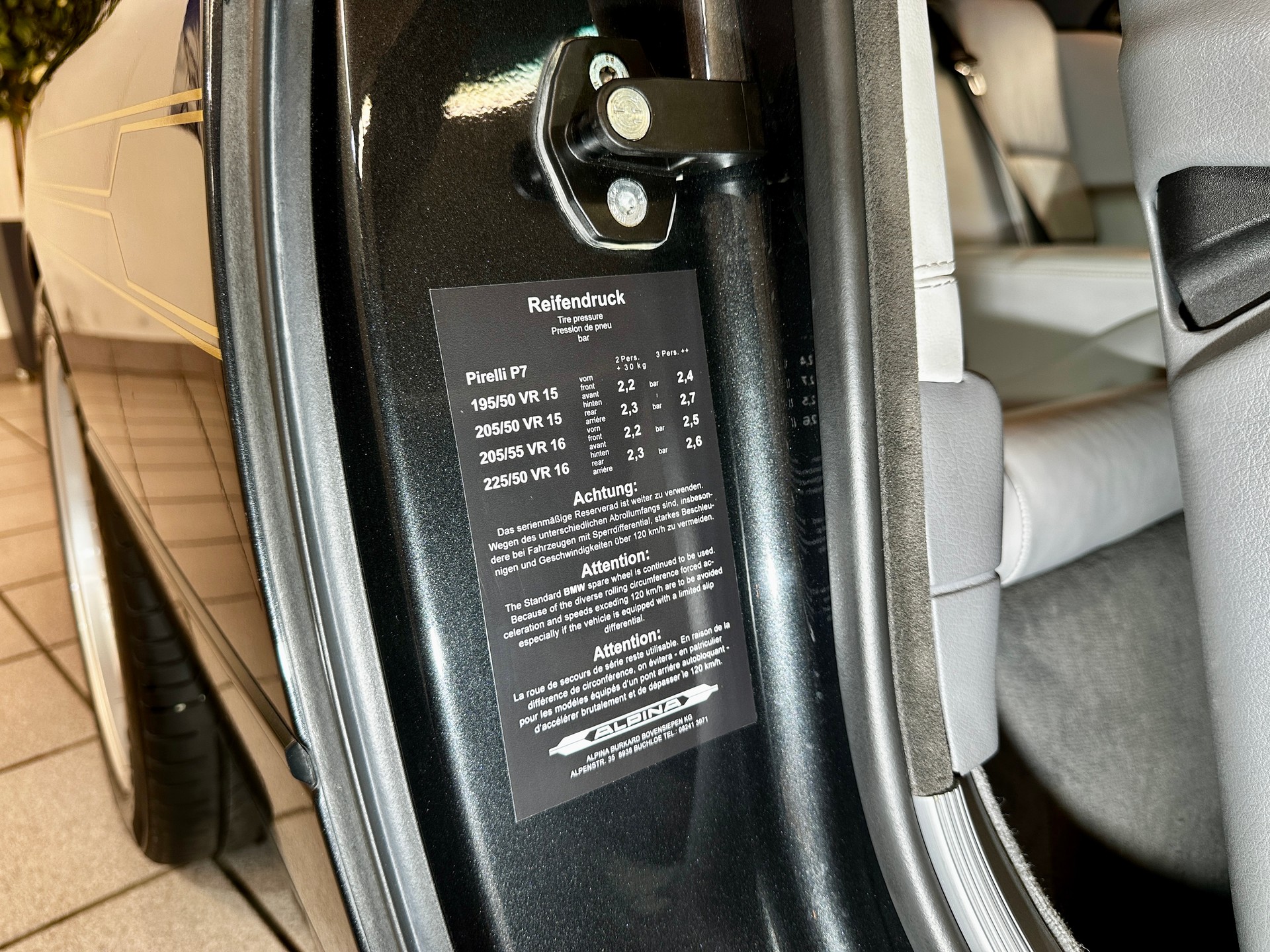 BMW ALPINA 850i A-image-28