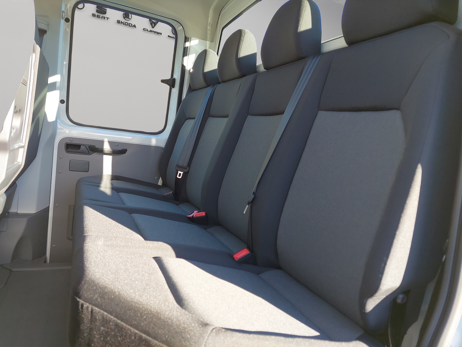 VW Crafter Chassi Doka 3640 mit Brücke-image-8