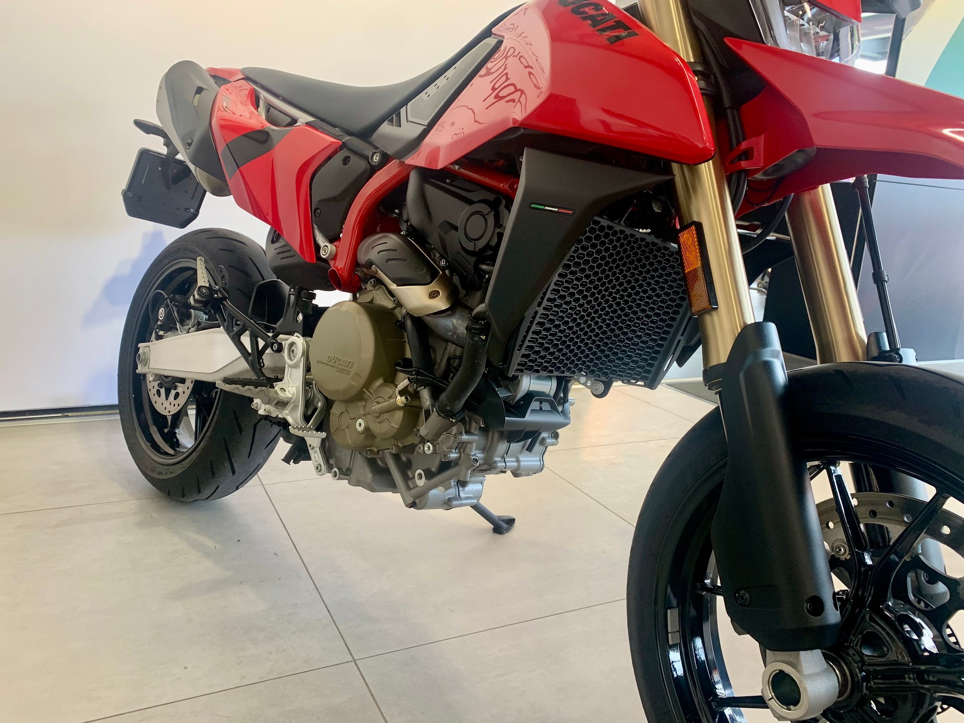 DUCATI Hypermotard 698 Mono-image-5
